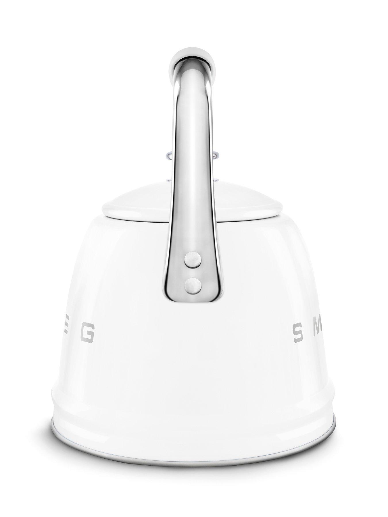 smeg-whistling-kettle-with-cool-touch-handle-23l-whiteoutfit