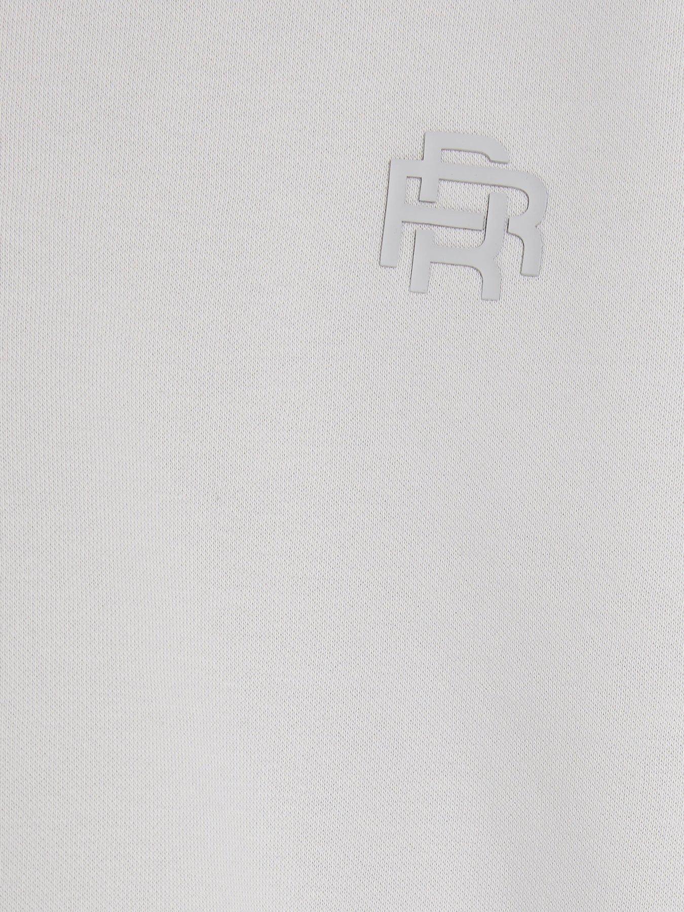 river-island-mini-boys-essentials-hoodie-greyoutfit