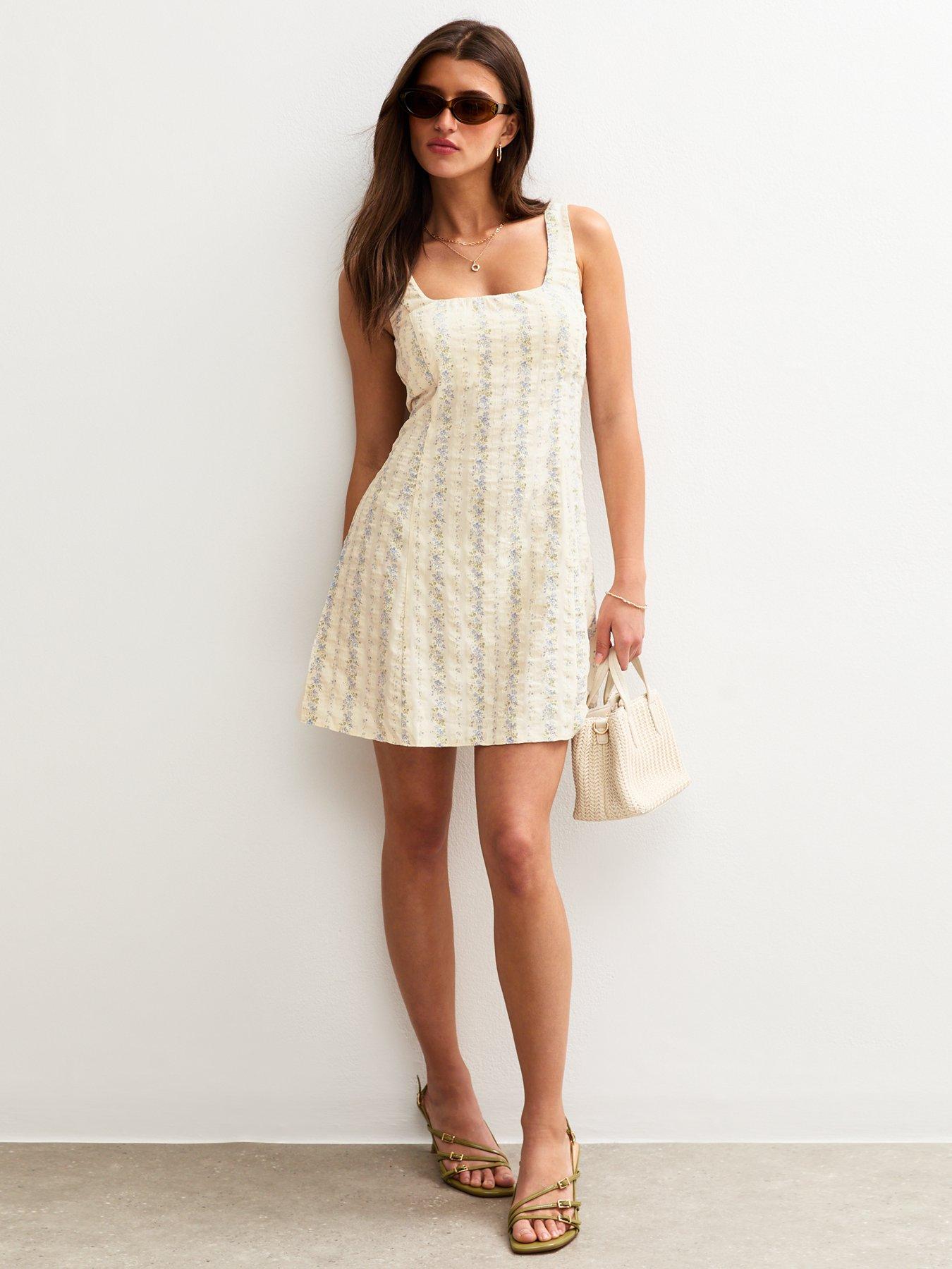 New Look Trudie Ditsy Mini Dress - White