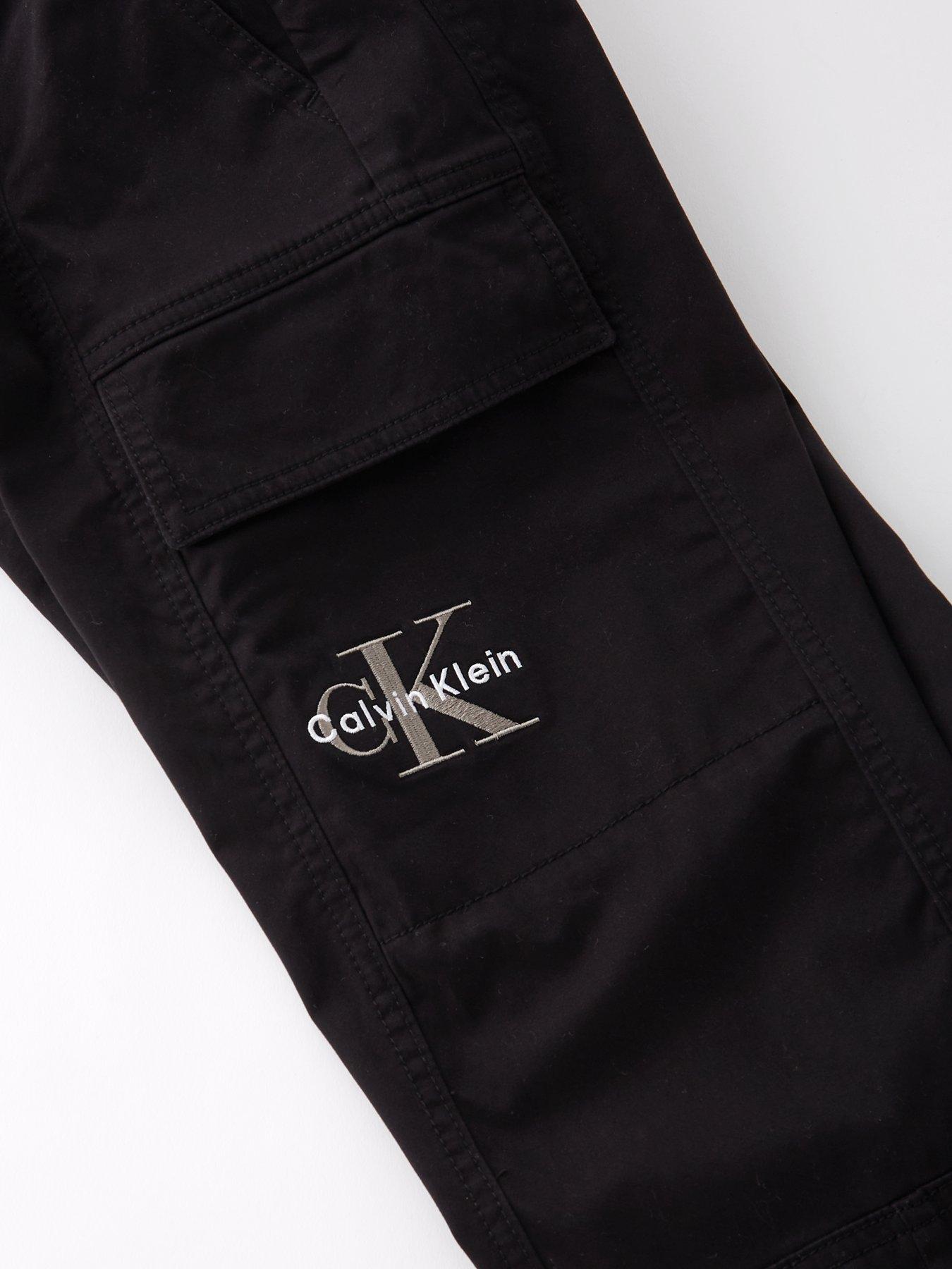Image 3 of 4 of Calvin Klein Jeans Boys Essential Woven Cargo Pants - Black