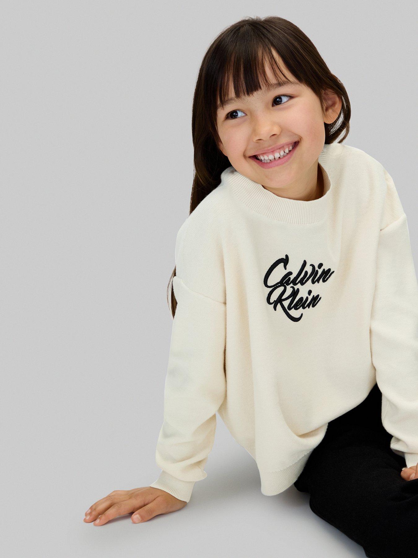 calvin-klein-jeans-girls-script-logo-graphic-crewneck-jumper-whitecap-grayoutfit