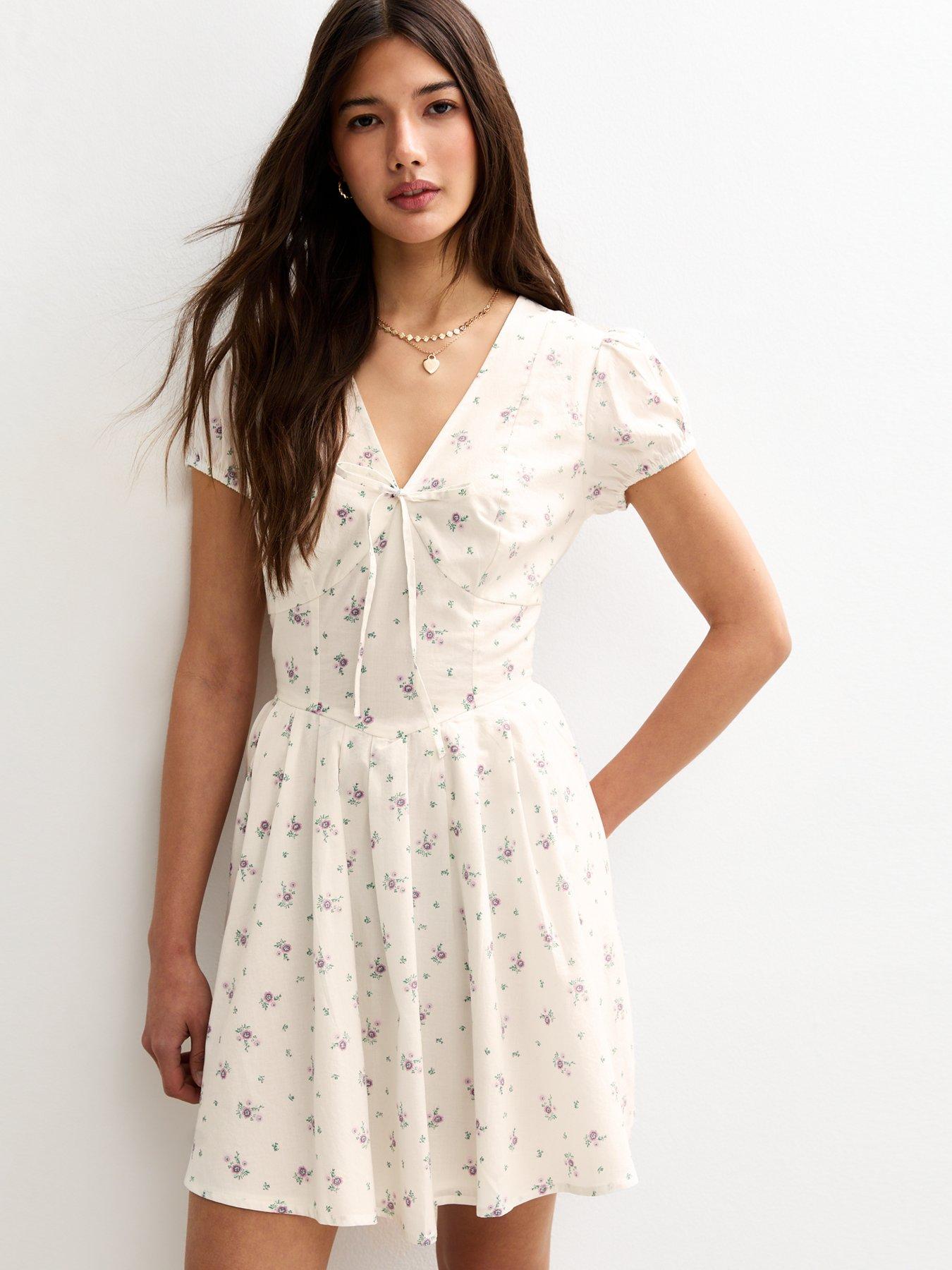 New Look Ditsy Print Fitted Waist Mini Dress - White