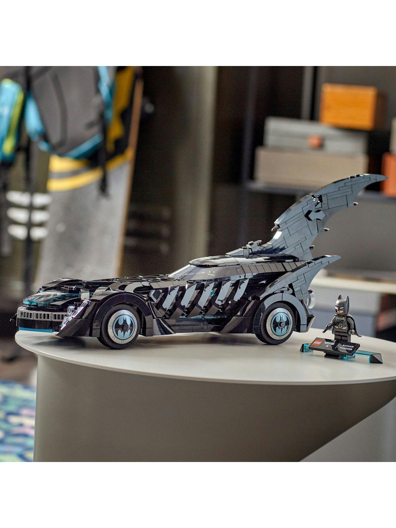 lego-batman-batman-forever-batmobile-toy-car-76304detail