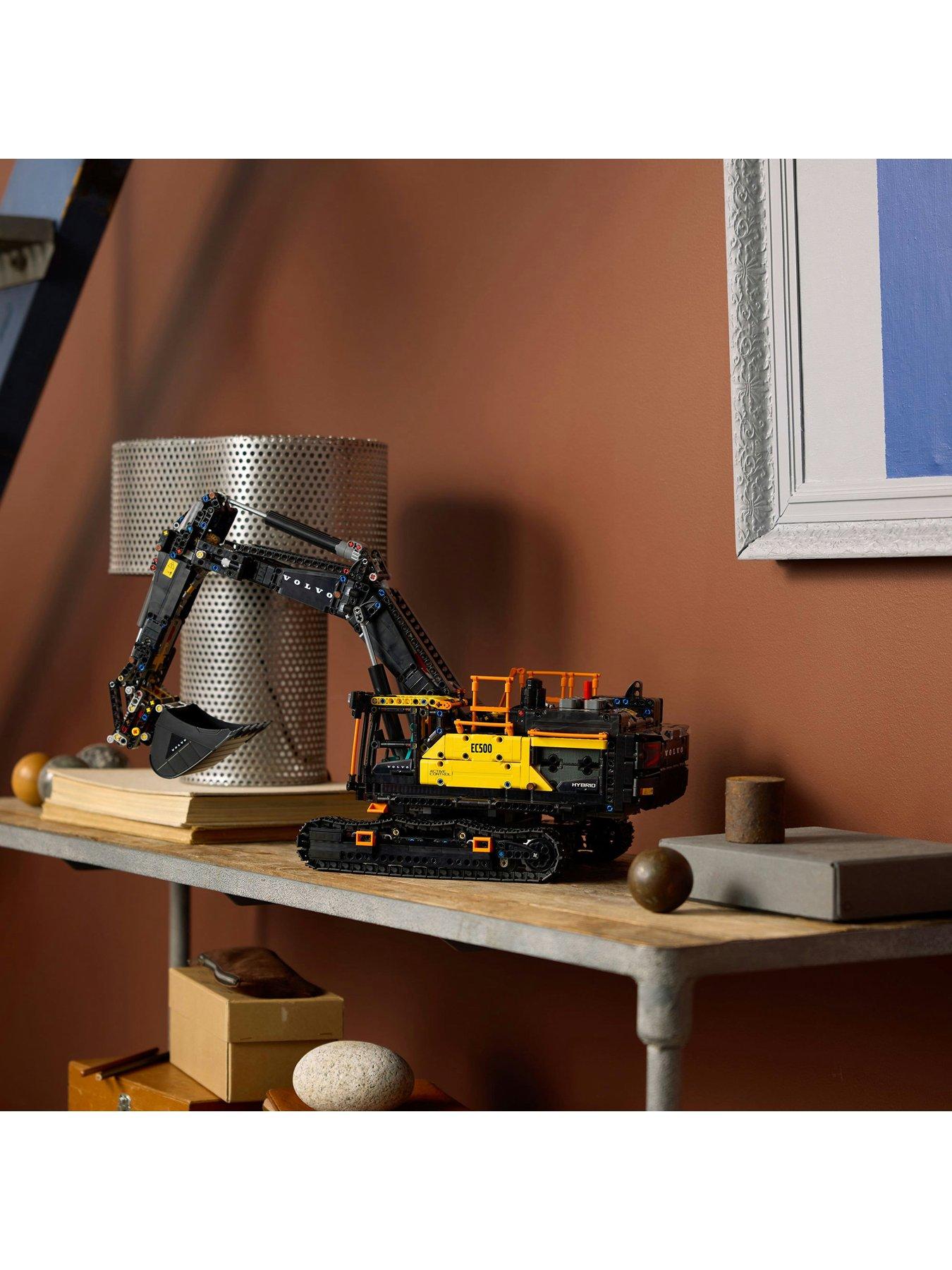lego-technic-volvo-ec500-hybrid-excavator-42215back