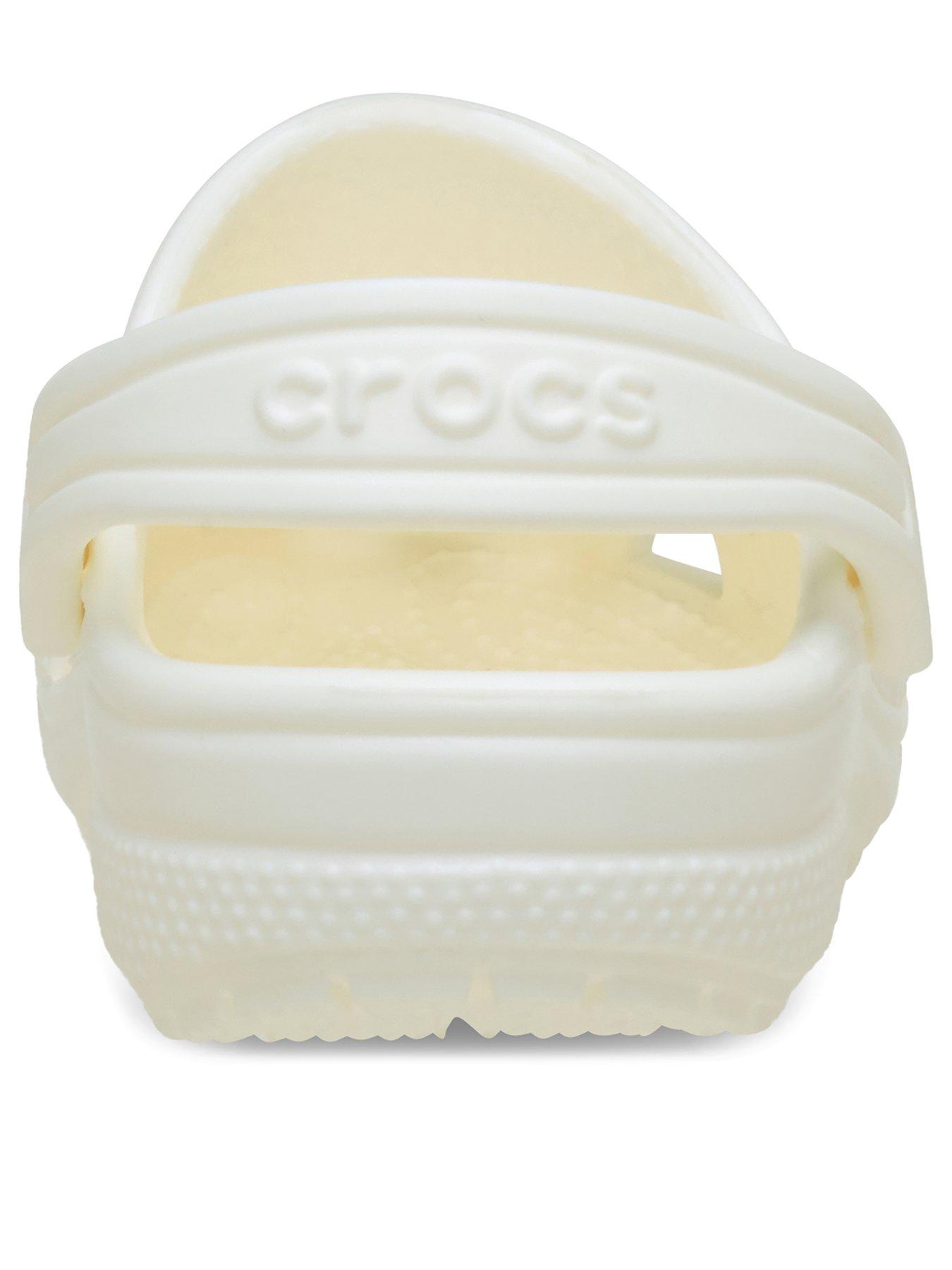 crocs-infant-junior-classic-glow-clog-greenback