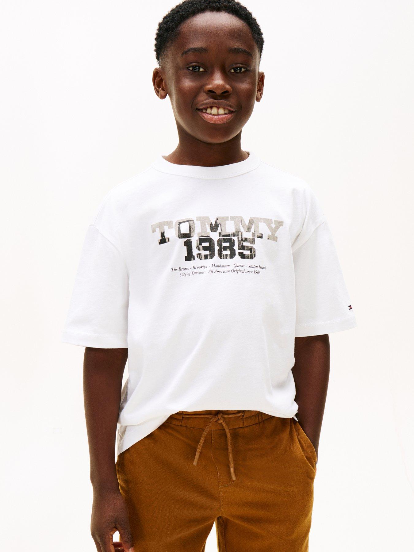 tommy-hilfiger-boys-1985-graphic-print-short-sleeve-t-shirt-white