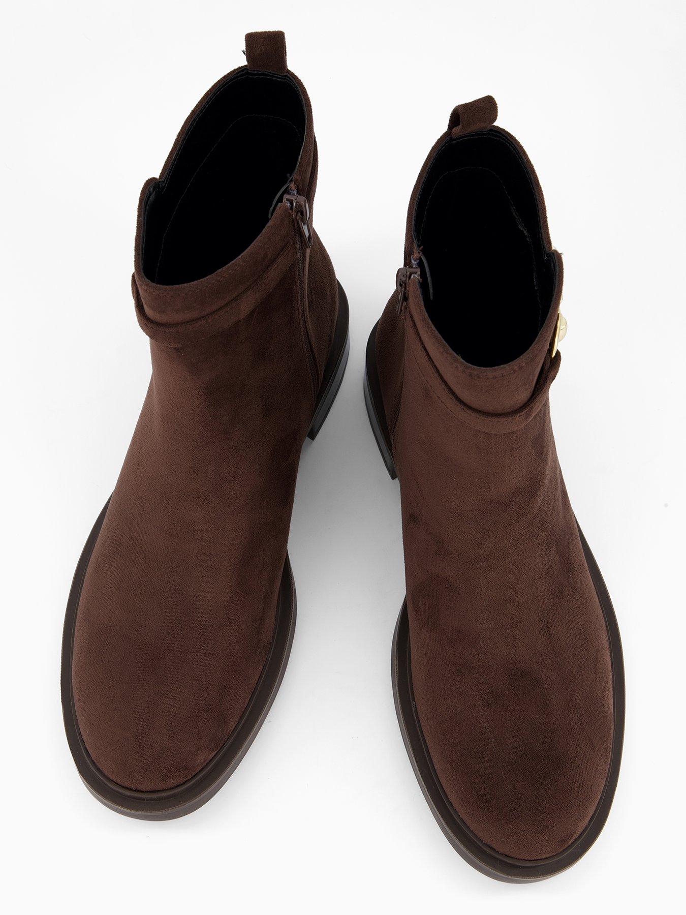 the-very-collection-round-toe-flat-ankle-boot-chocolate-browndetail