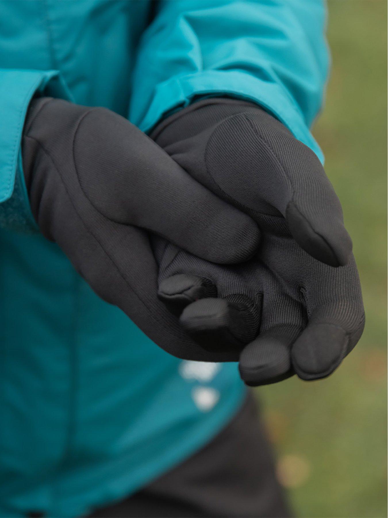 trekmates-unisex-strath-polartec-glove-blackoutfit