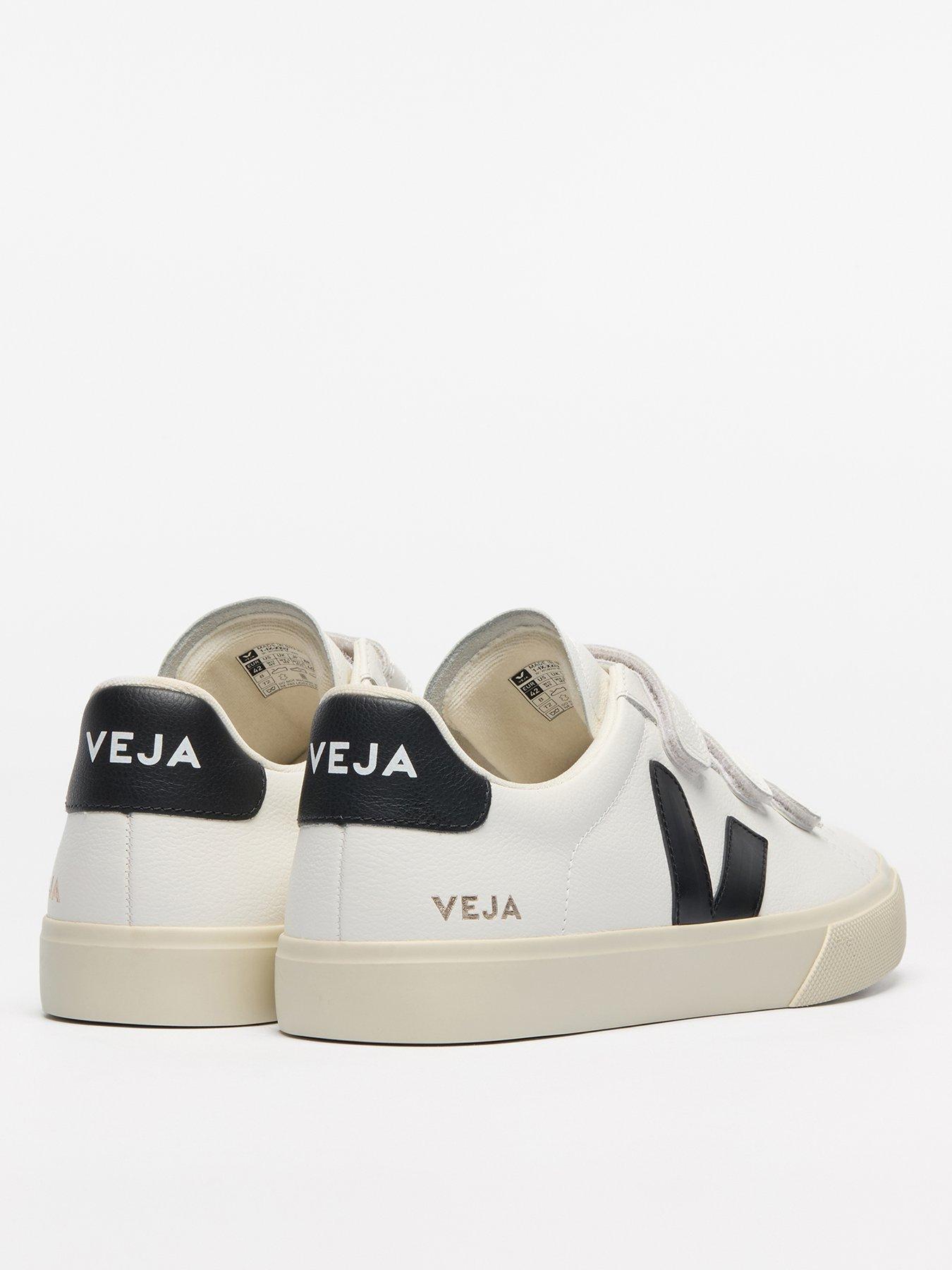 Image 3 of 3 of Veja Unisex Recife Logo Leather Trainer - White