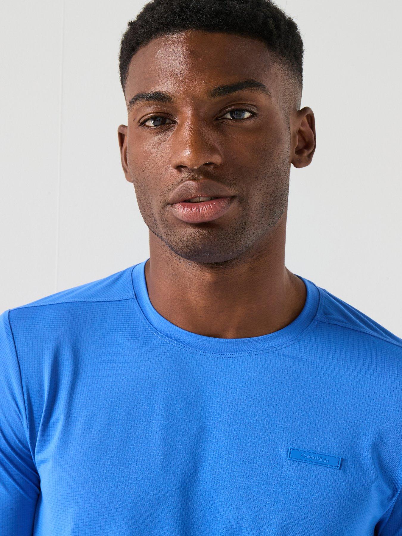 calvin-klein-sport-ck-commuter-performance-t-shirt-blueoutfit