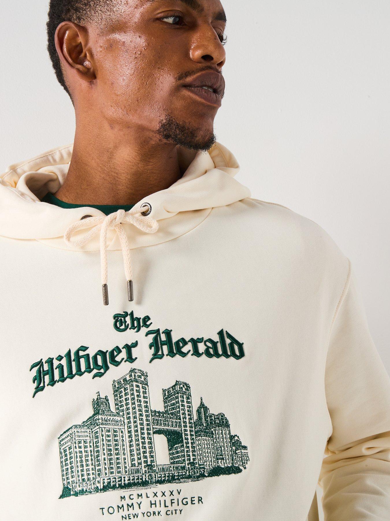 tommy-hilfiger-herald-skyline-hoodie-off-whiteoutfit