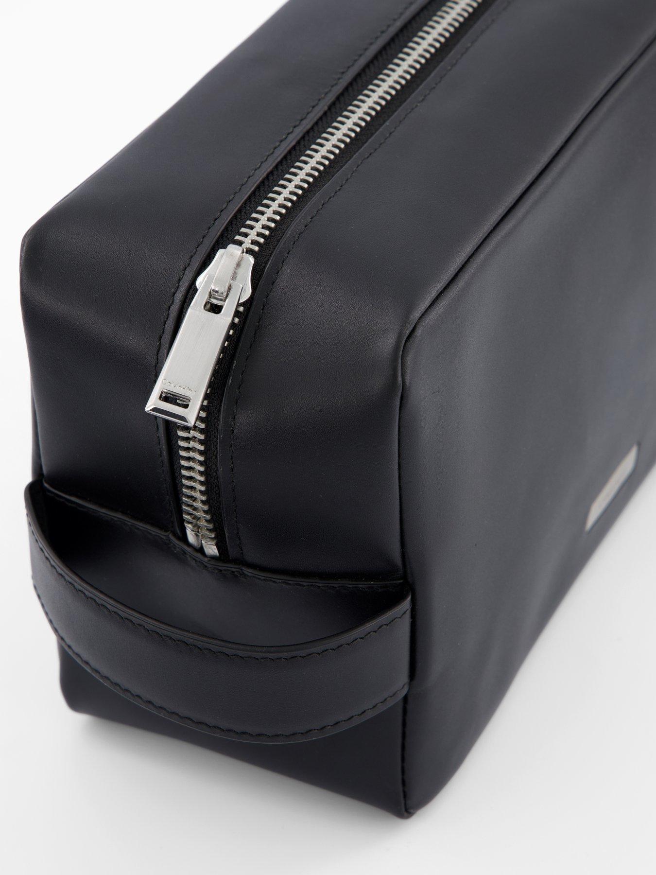 Image 4 of 4 of Calvin Klein Plaque Wash Bag - Black