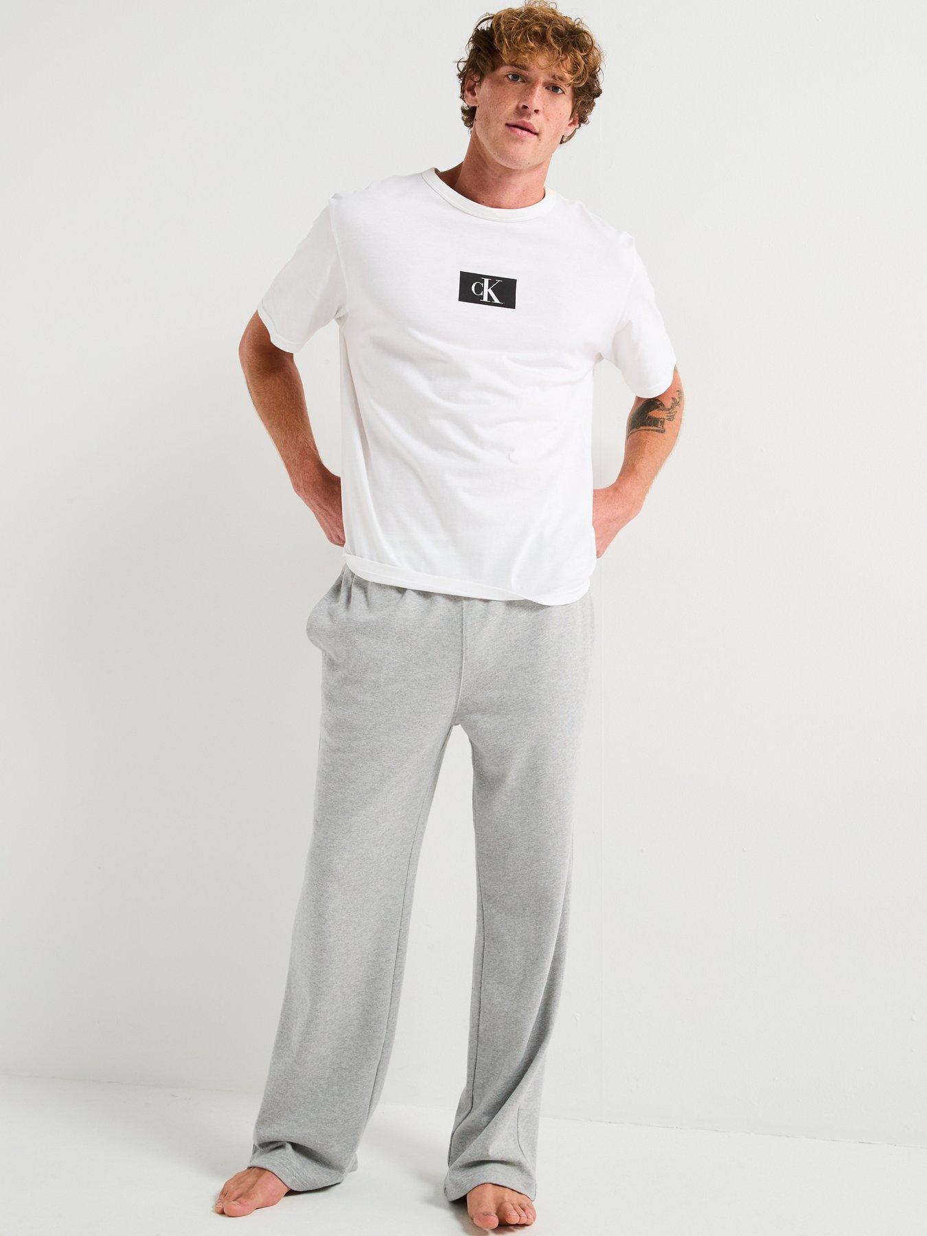 calvin-klein-loungewear-icon-sleep-bottoms-greyoutfit