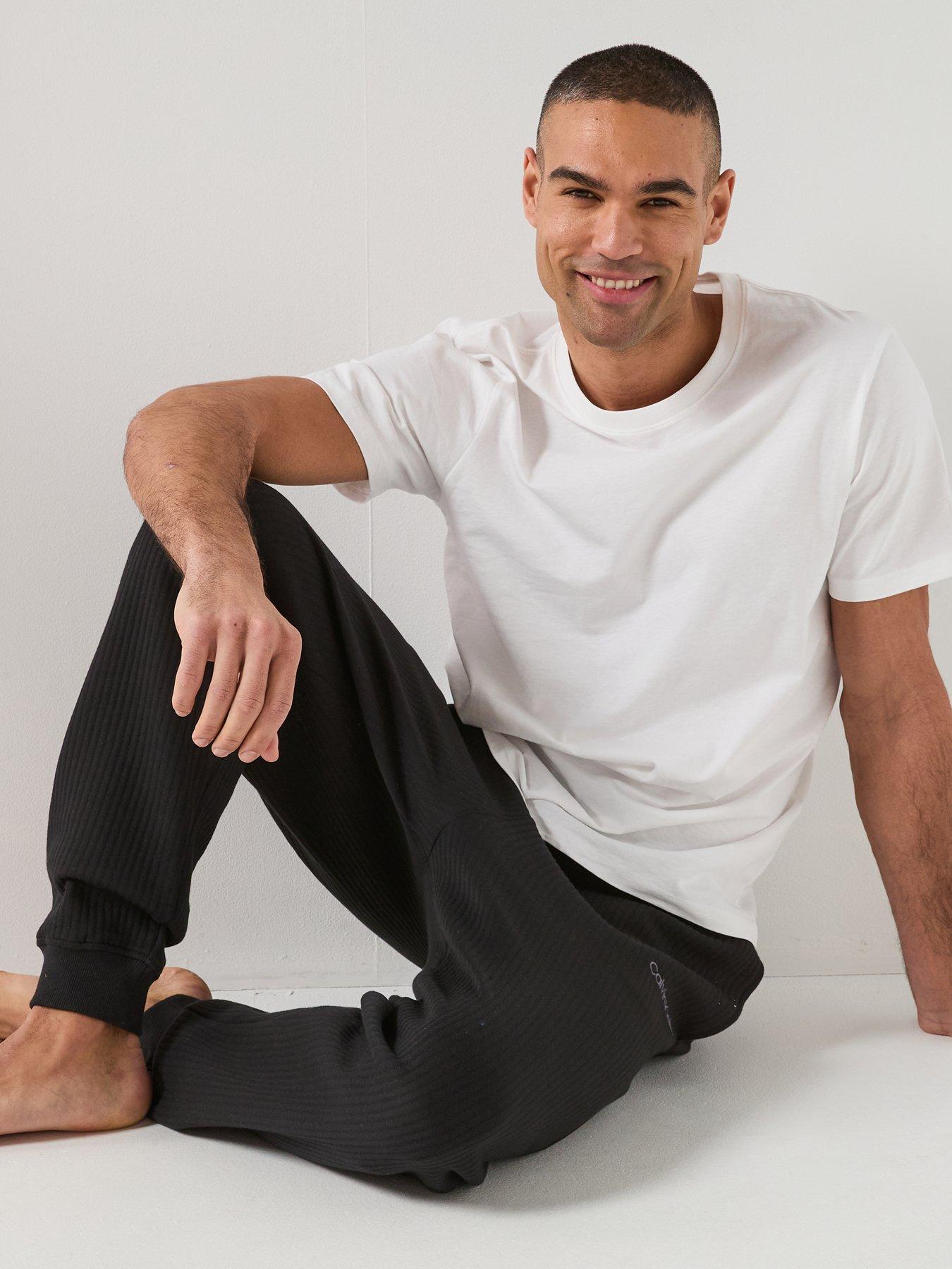 calvin-klein-loungewear-quilted-texture-bottoms-blackoutfit