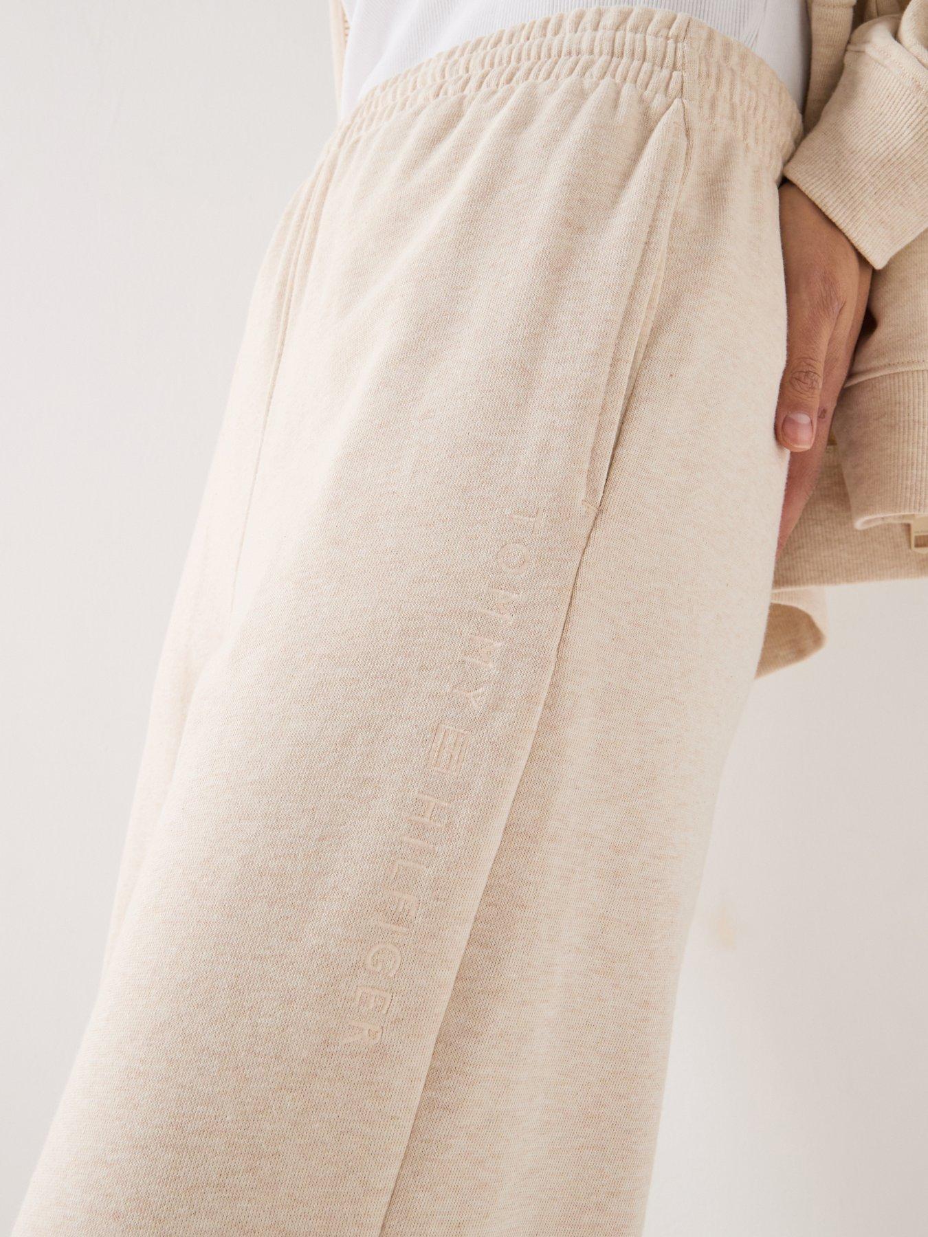tommy-hilfiger-wide-leg-pants-beigeoutfit