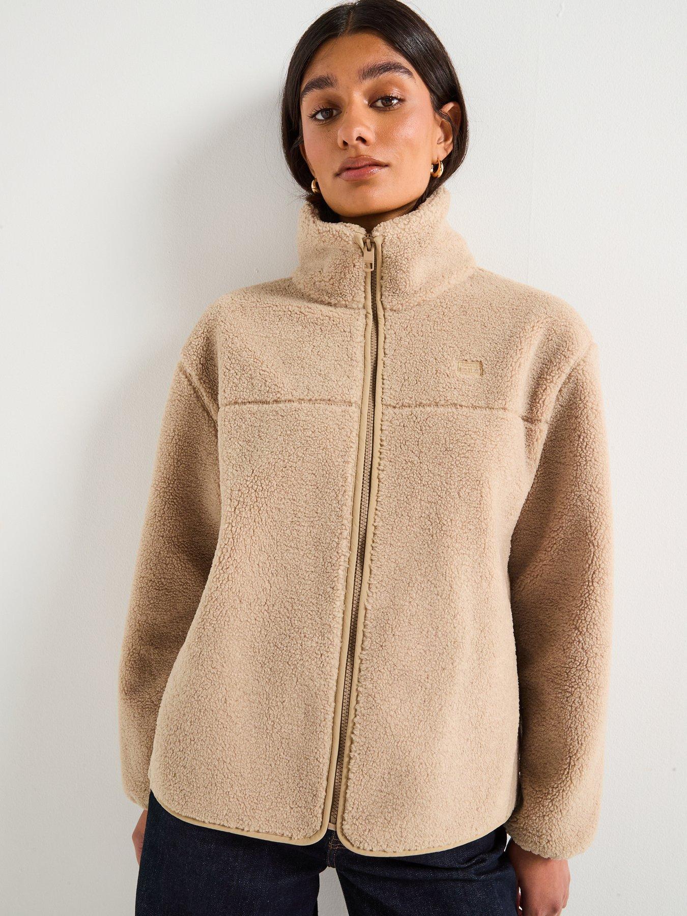 tommy-hilfiger-teddy-zip-up-jacket-beigeoutfit