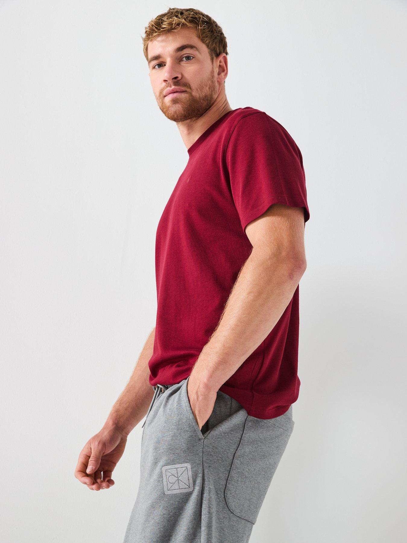 calvin-klein-premium-terry-ck-emblem-joggers-greyoutfit