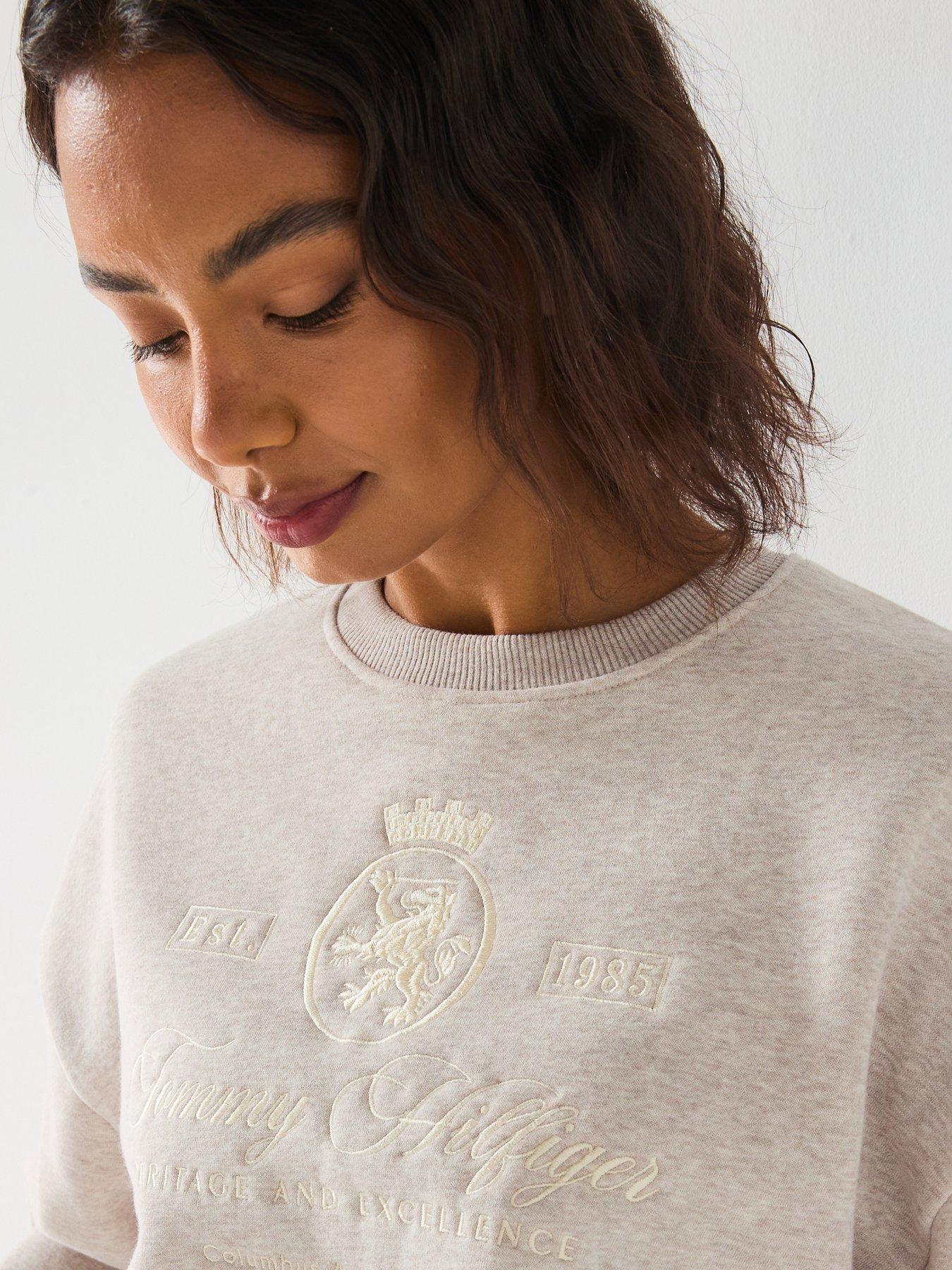 tommy-hilfiger-varsity-crest-fleece-sweatshirt-beigedetail