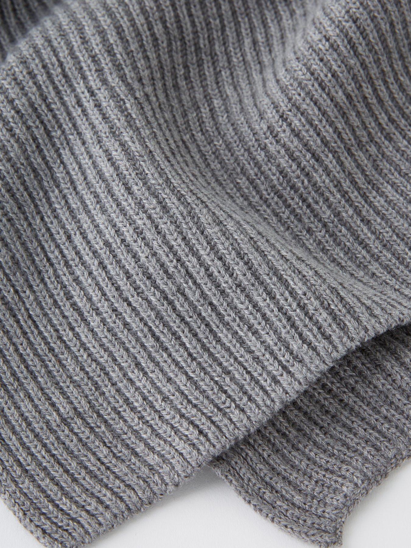 tommy-hilfiger-pima-cotton-flag-scarf-greyoutfit