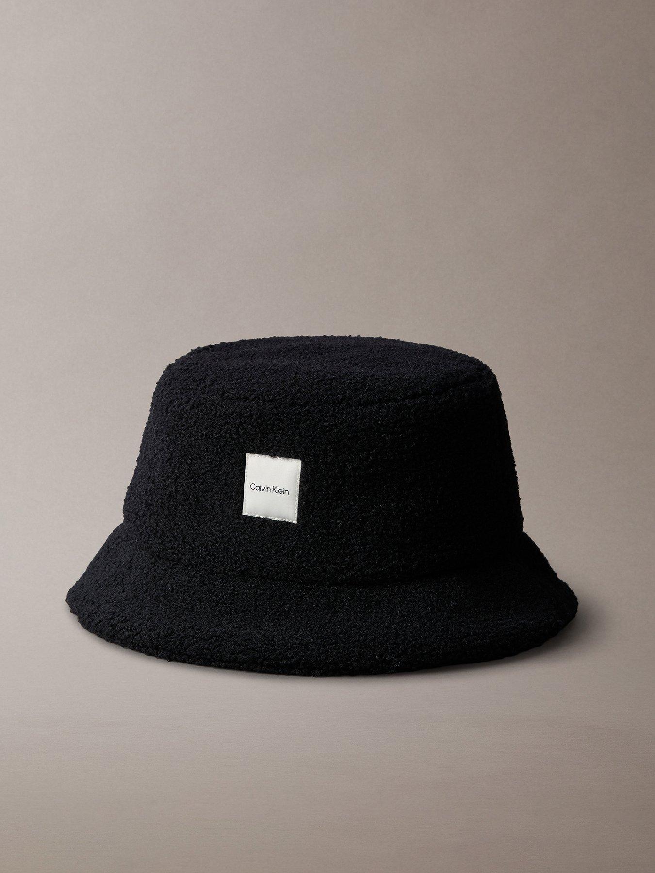 calvin-klein-teddy-boucle-ck-patch-bucket-hat-black