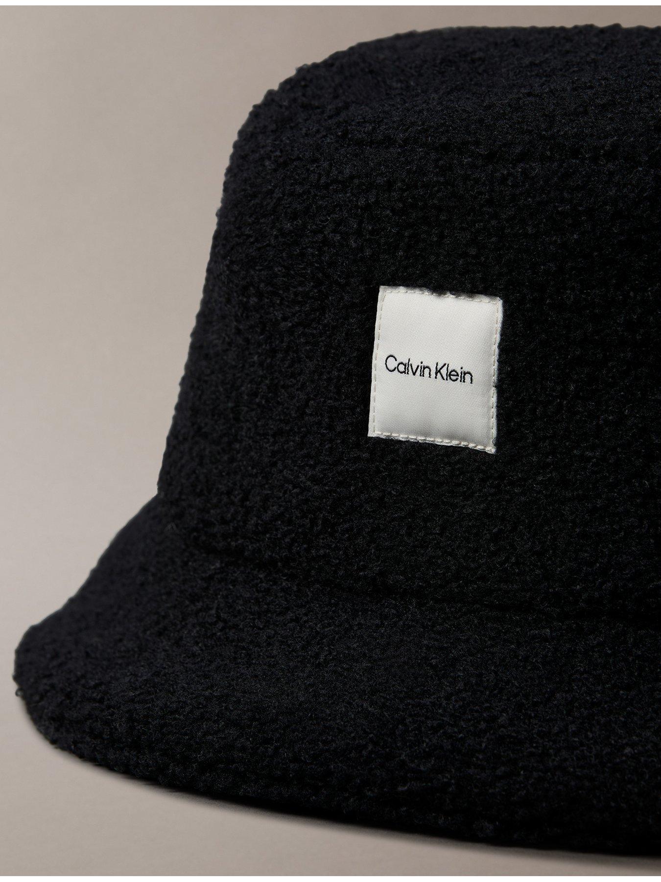 calvin-klein-teddy-boucle-ck-patch-bucket-hat-blackback