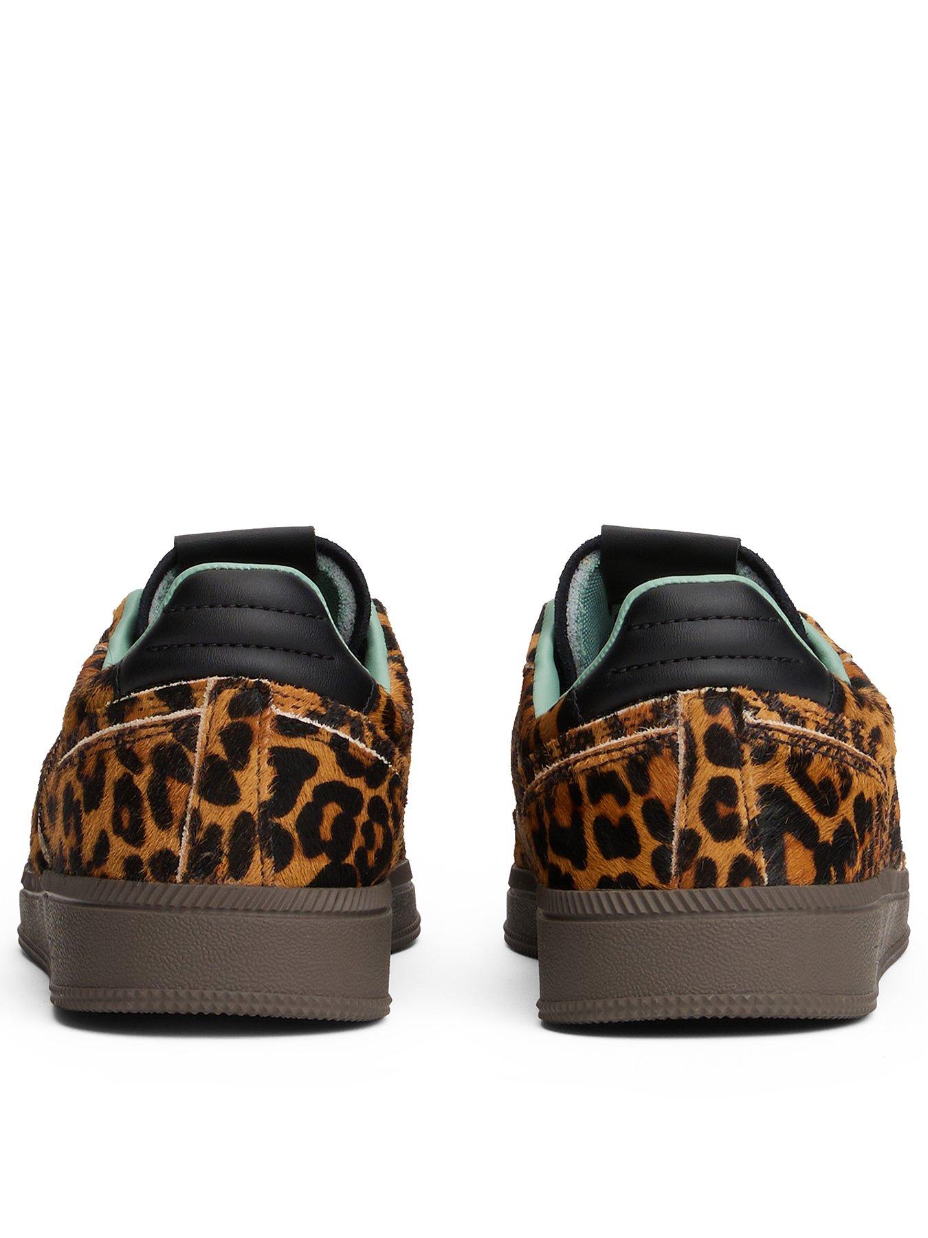 Image 3 of 6 of Tommy Jeans E Greenwich Edge Leopard Print Trainers - Multi