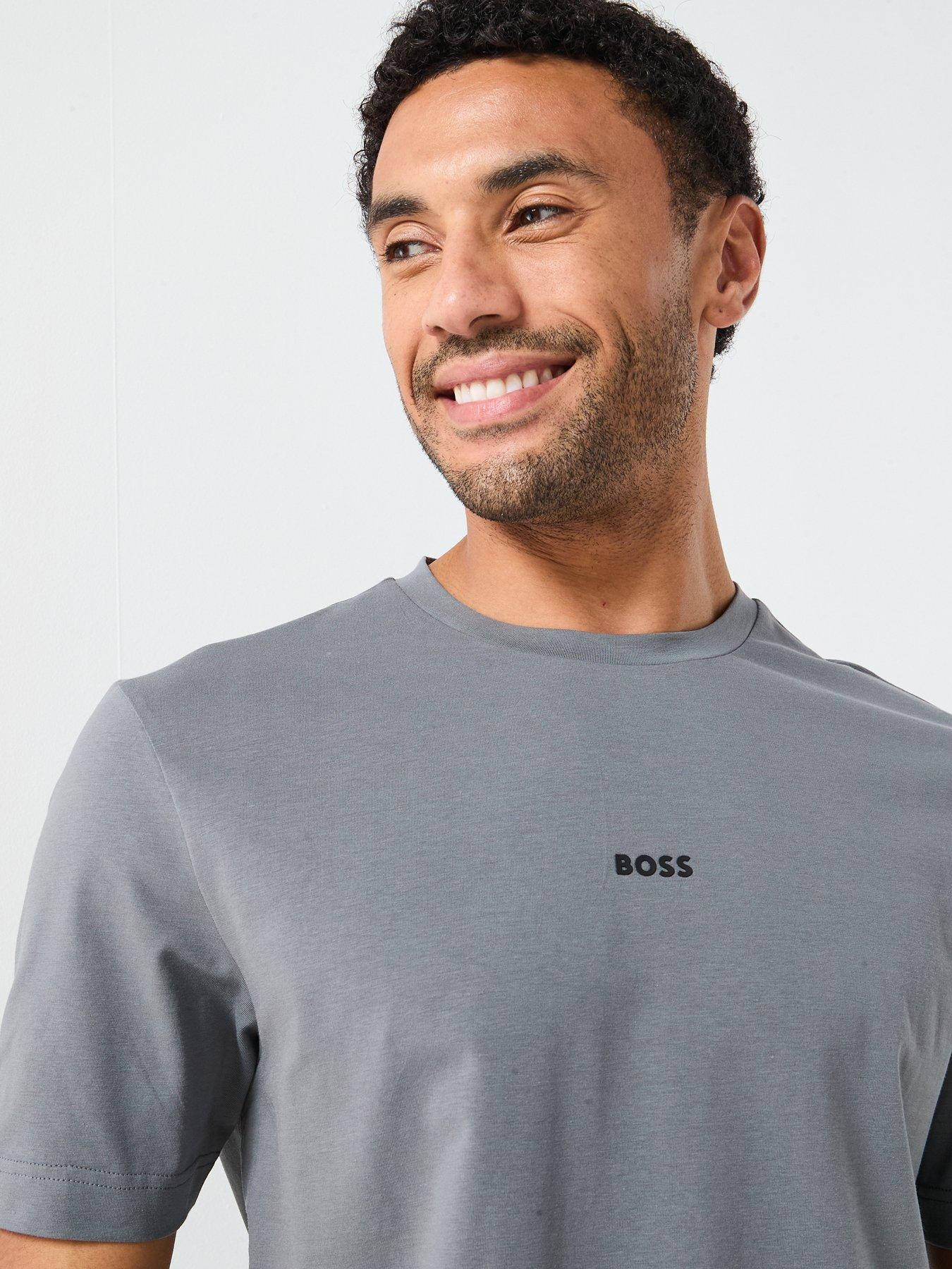 boss-tchup-relaxed-fit-centre-logo-t-shirt-light-greyoutfit