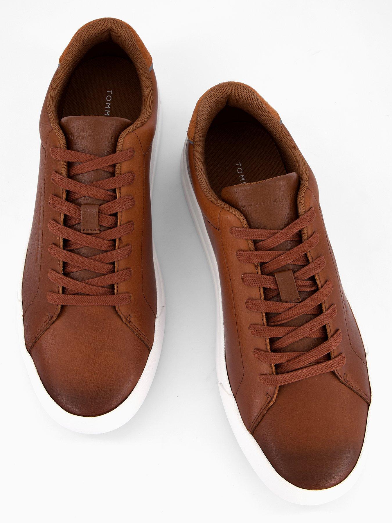 tommy-hilfiger-th-court-core-cognac-trainers-brownoutfit