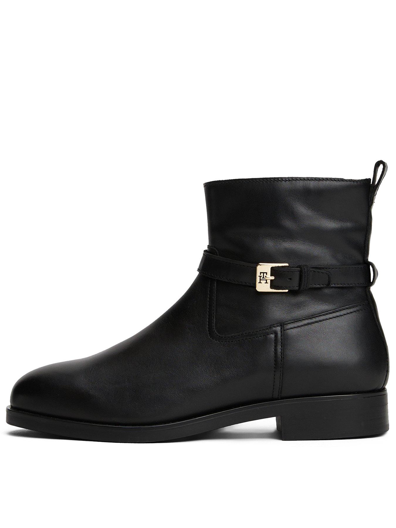 tommy-hilfiger-buckle-detailed-leather-bootie-black