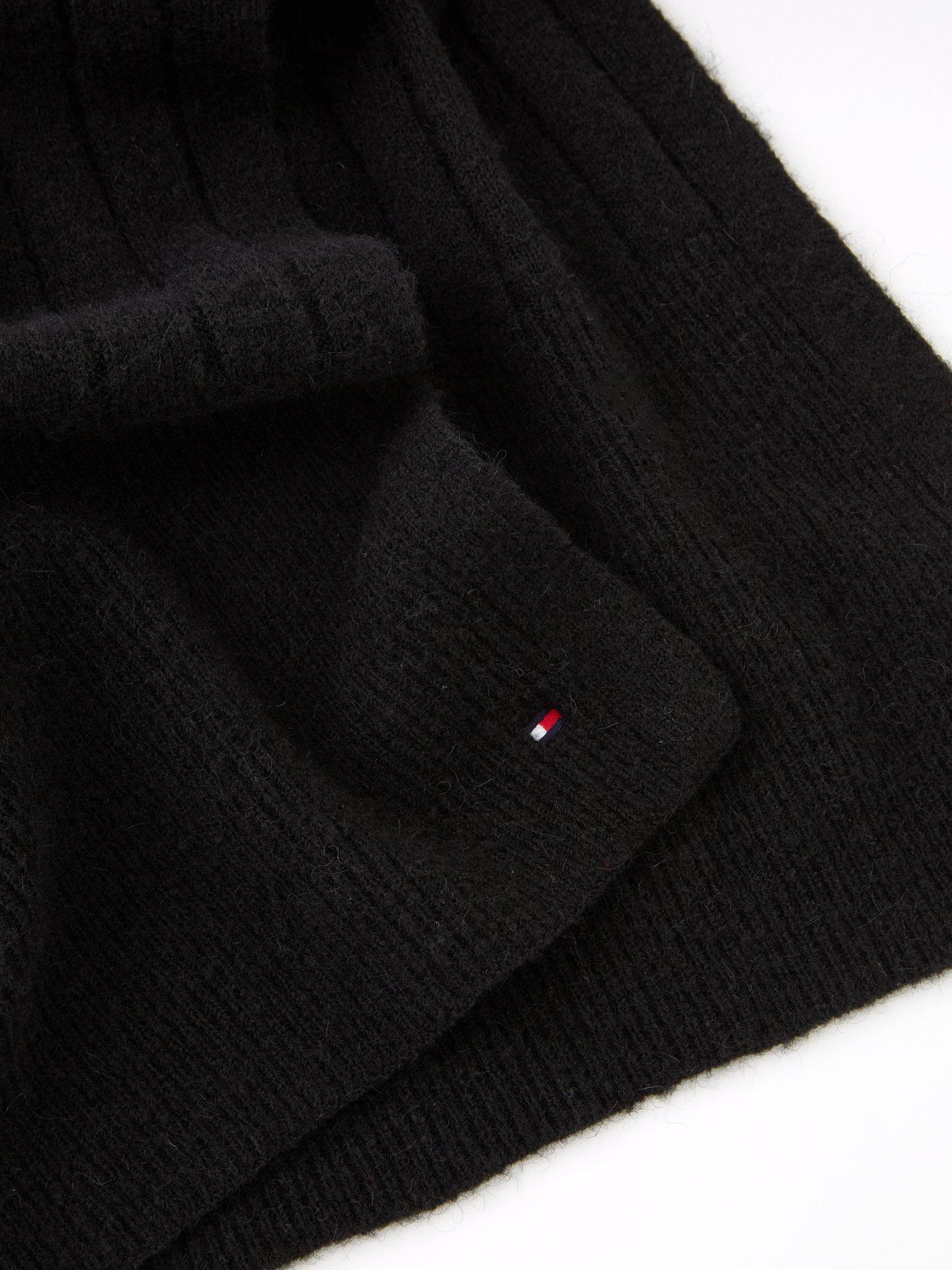 tommy-hilfiger-flag-fluffy-beanie-amp-scarf-set-blackoutfit