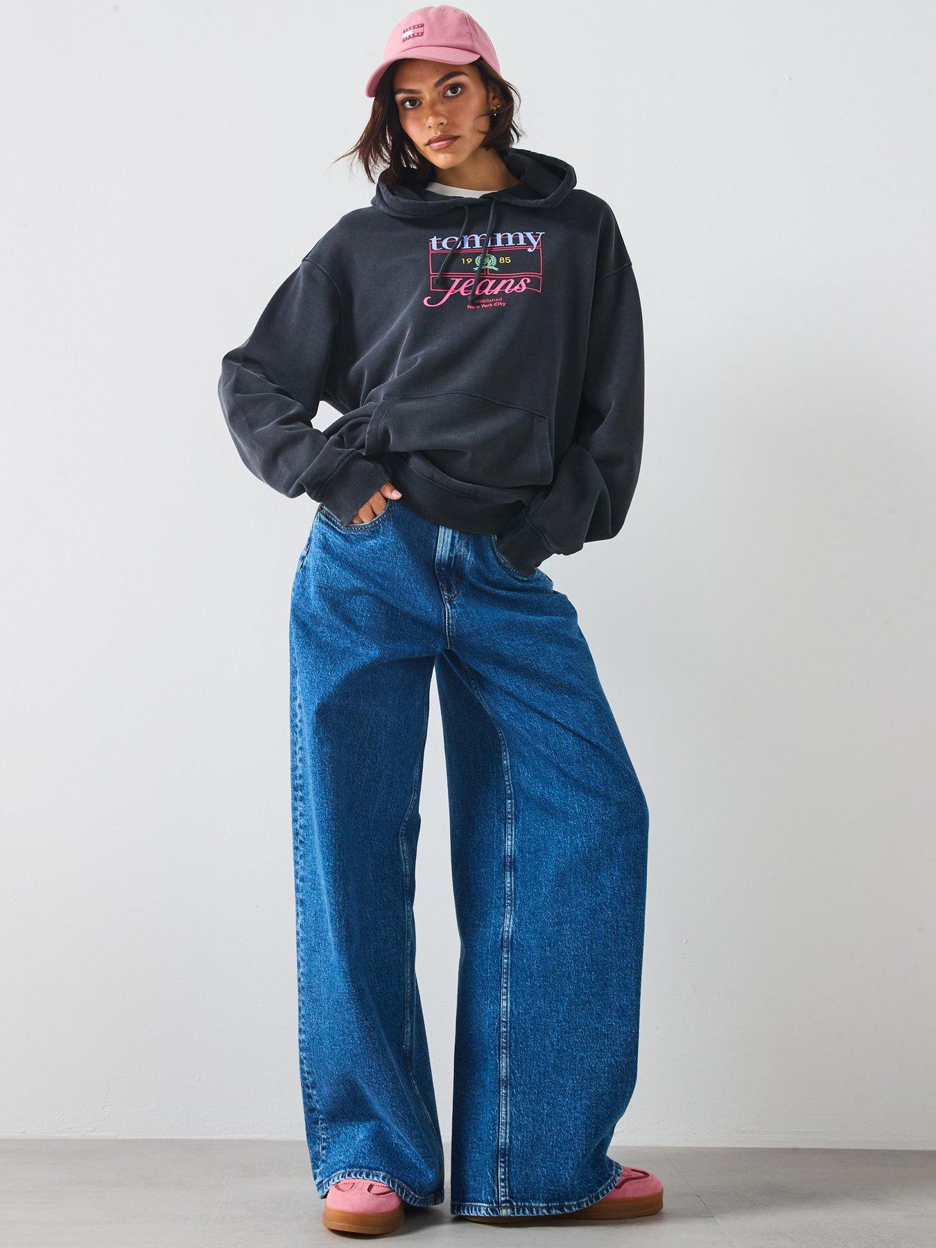 tommy-jeans-crest-flag-hoodie-blackback