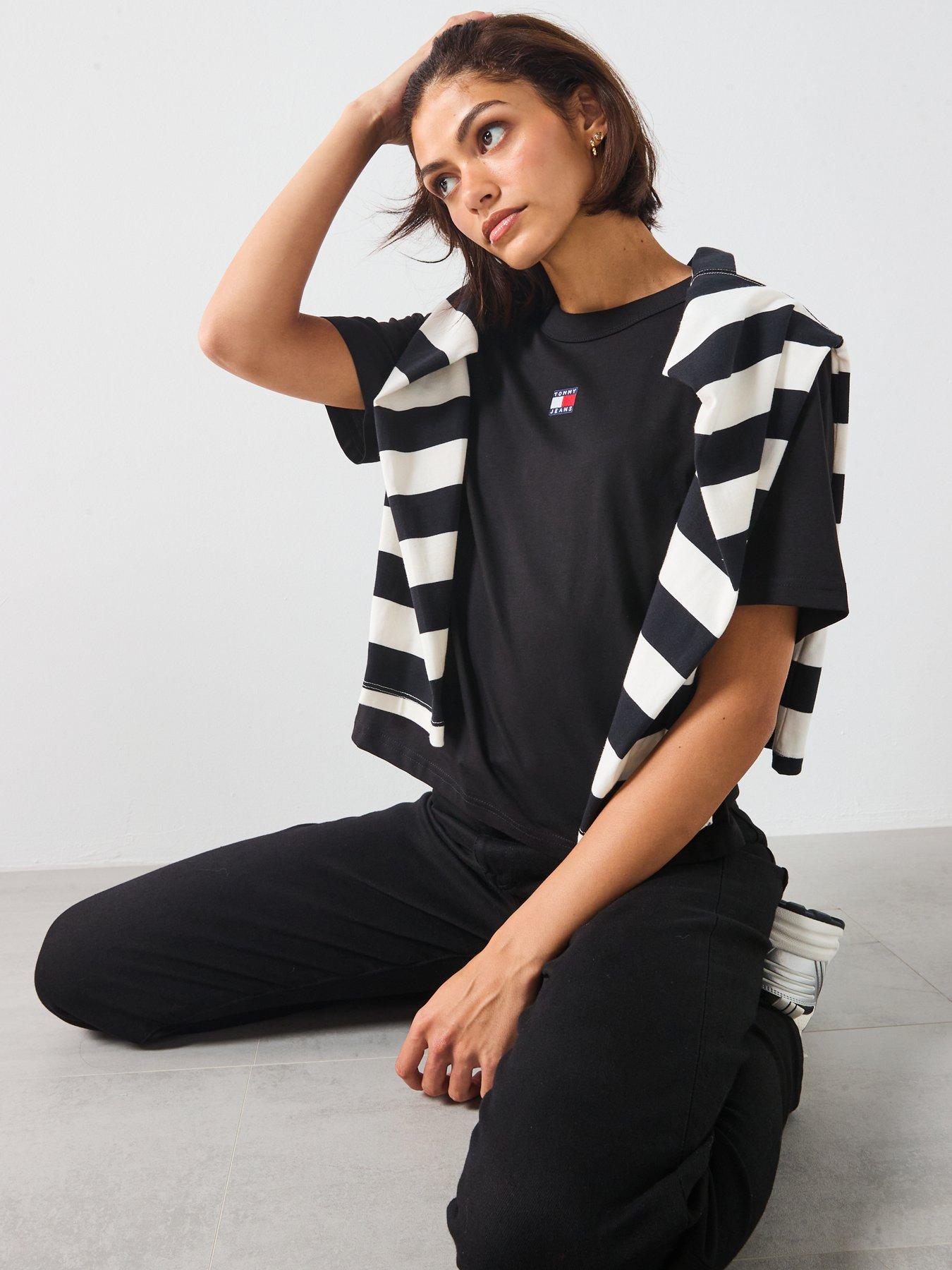 Image 4 of 5 of Tommy Jeans Logo T-shirt - Black
