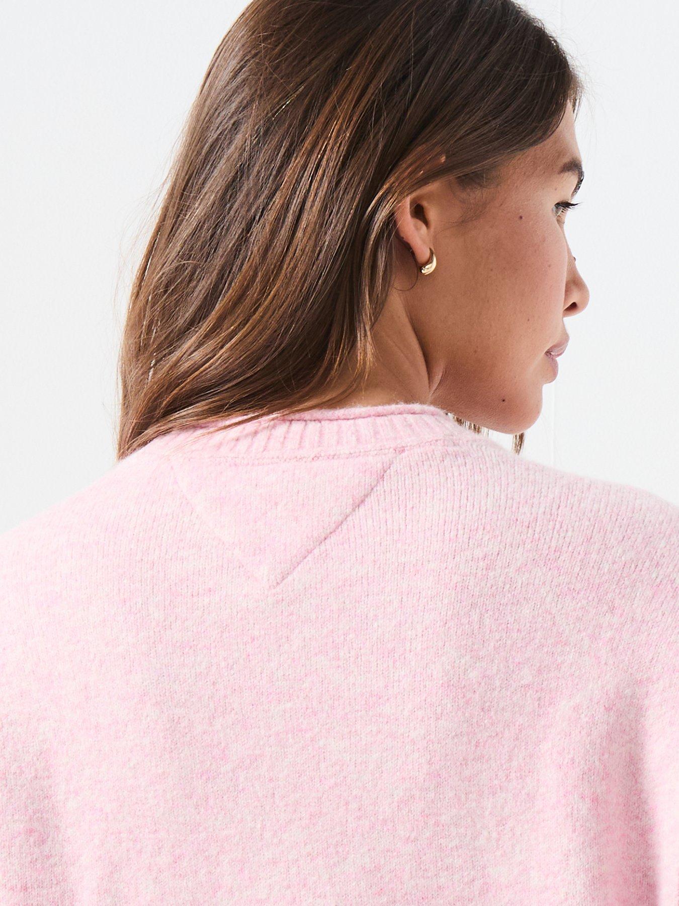 tommy-jeans-melange-flag-sweater-pinkdetail