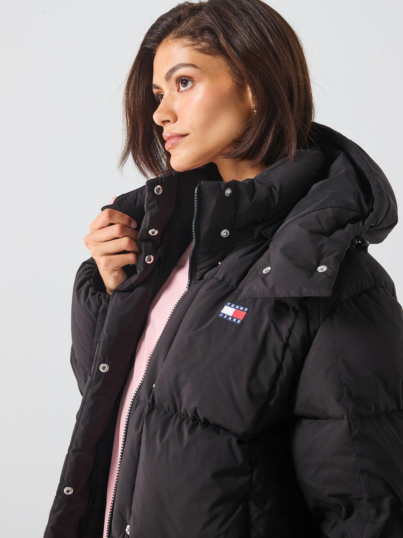 tommy-jeans-alaska-down-hooded-puffer-coat-blackdetail