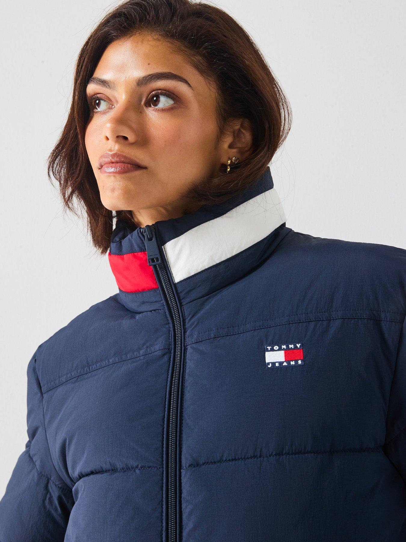 tommy-jeans-essential-puffer-flag-detailed-jacket-blueoutfit