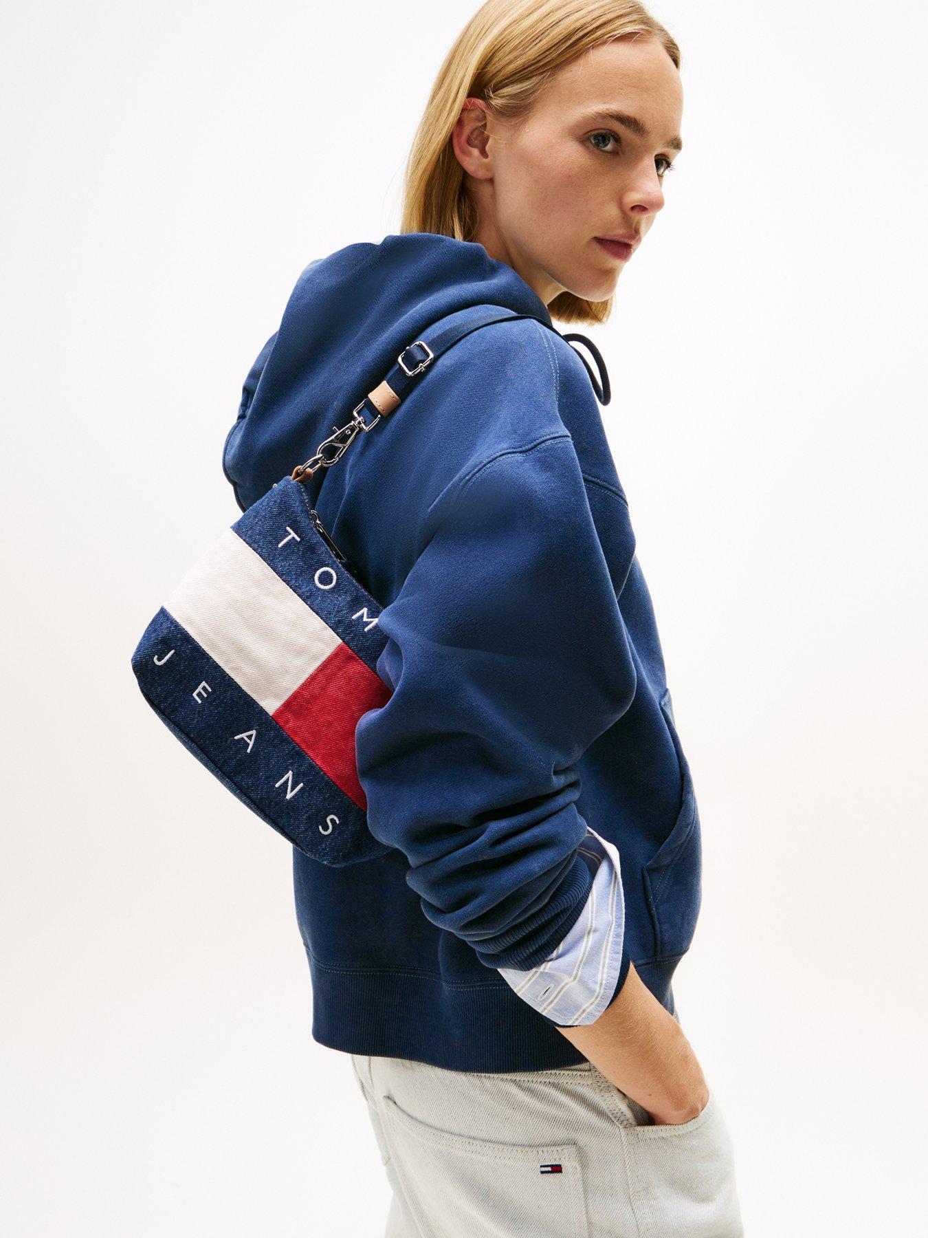 tommy-jeans-archive-denim-shoulder-bag-blueoutfit
