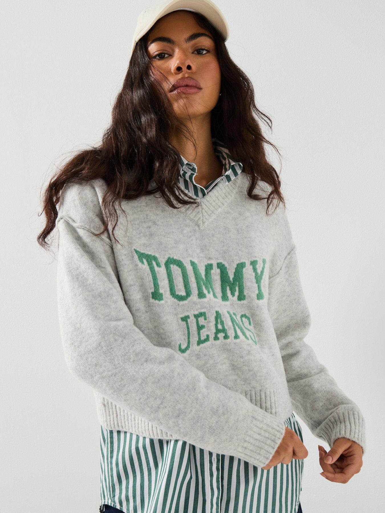 tommy-jeans-varsity-v-neck-sweater-greyfront