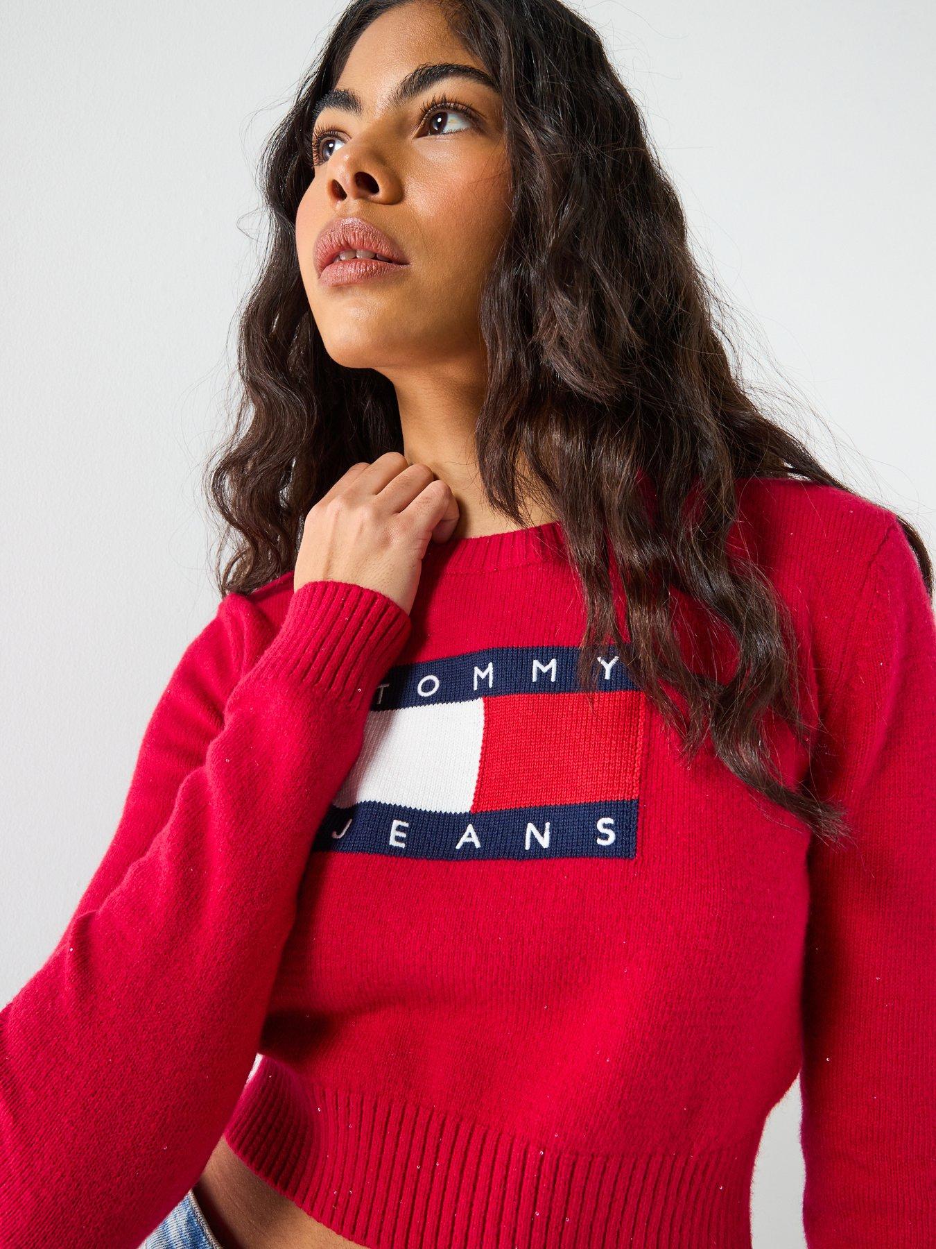 tommy-jeans-sparkle-flag-cropped-sweater-redoutfit