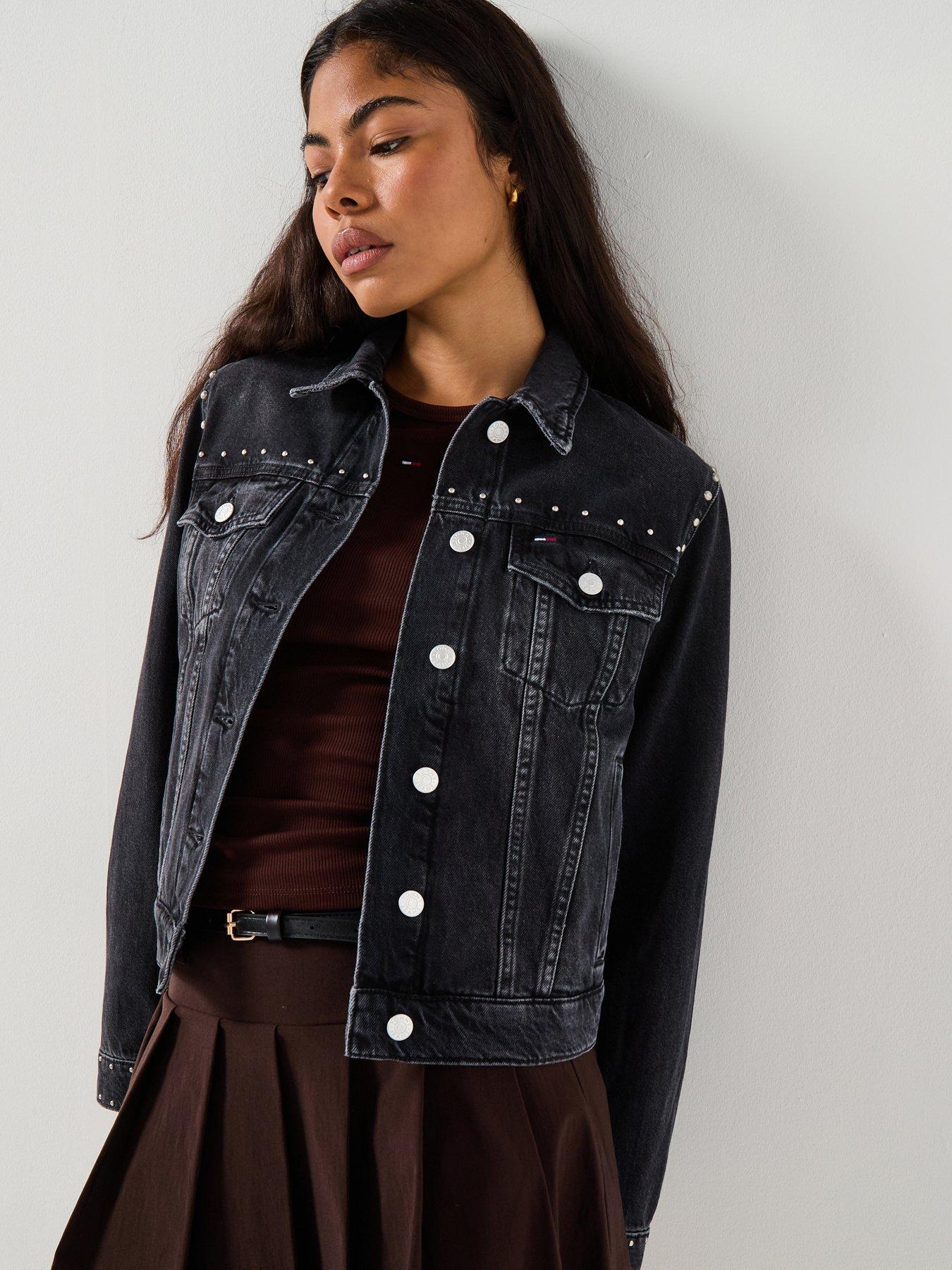tommy-jeans-trucker-denim-jacket-blackdetail