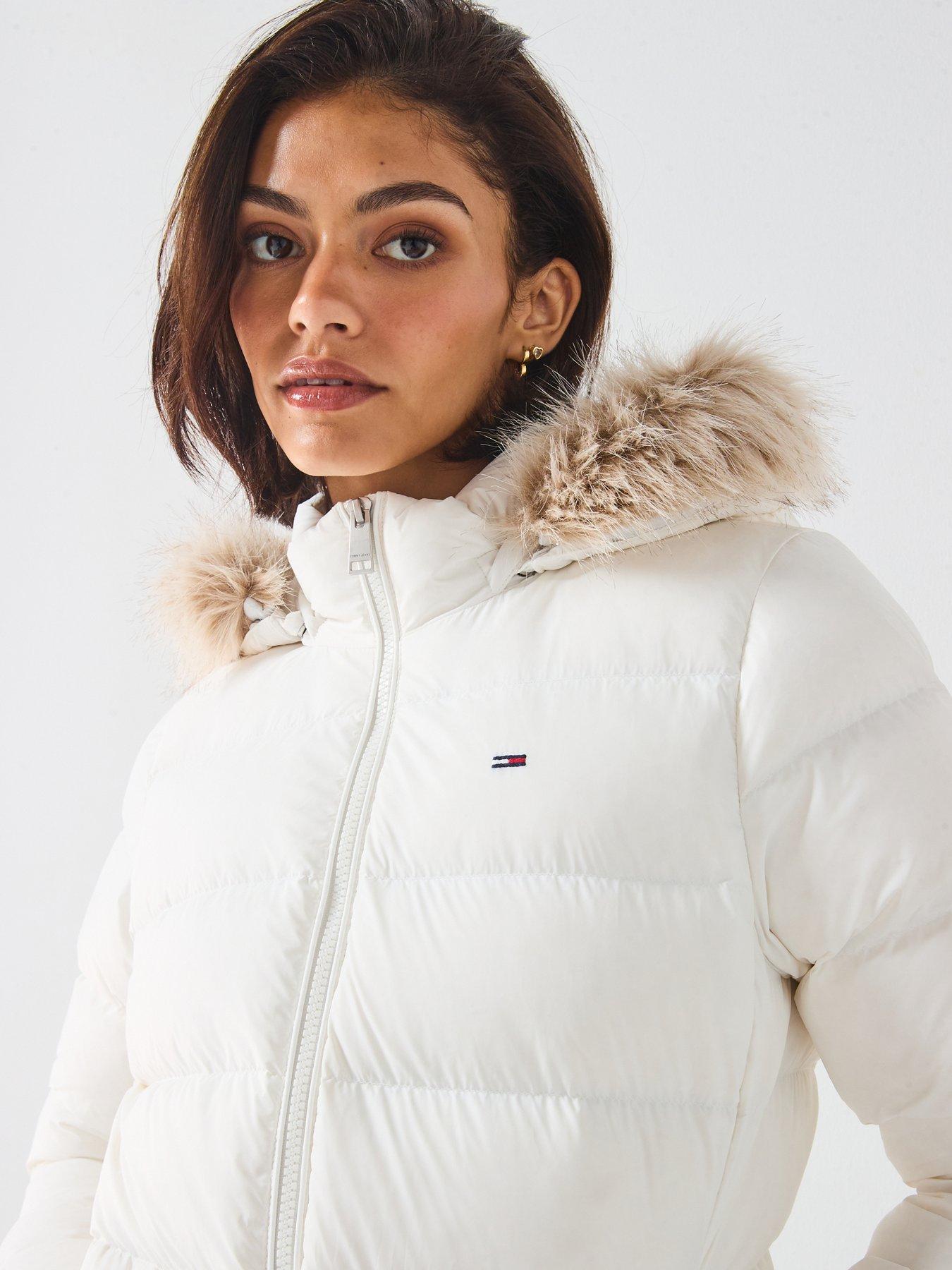 tommy-jeans-basic-faux-fur-hooded-down-coat-beigeoutfit
