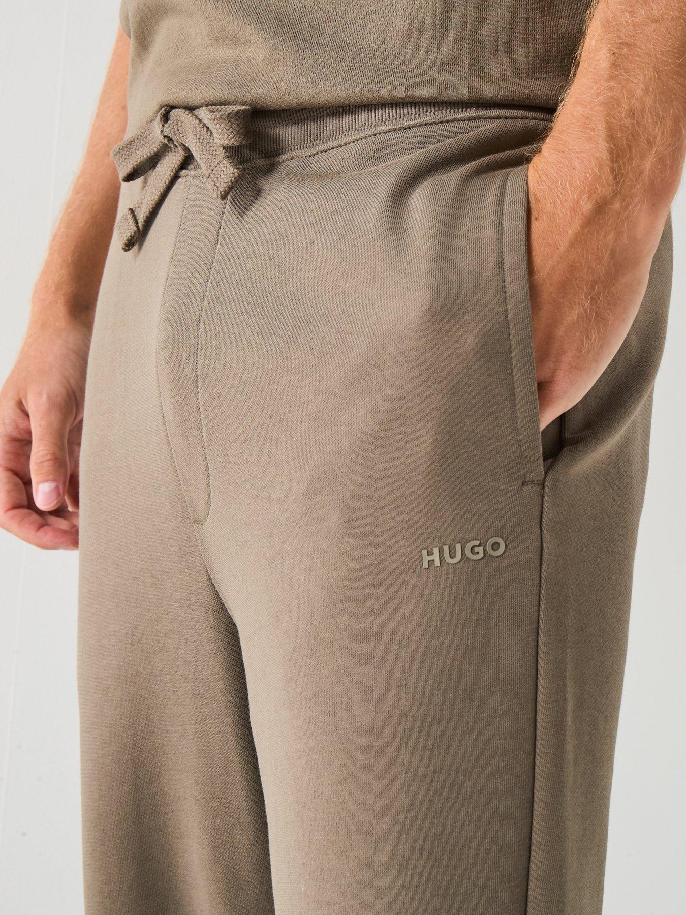 hugo-dayote232-joggers-greyoutfit