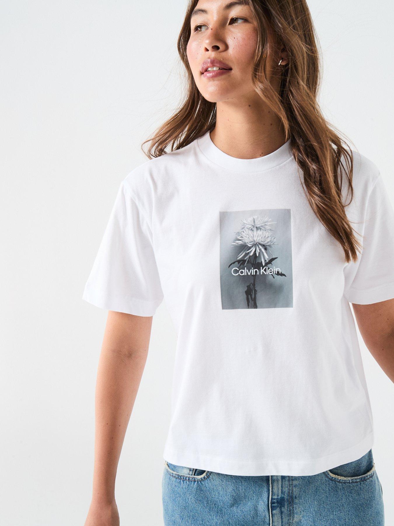 calvin-klein-jeans-flower-image-t-shirt-whiteoutfit