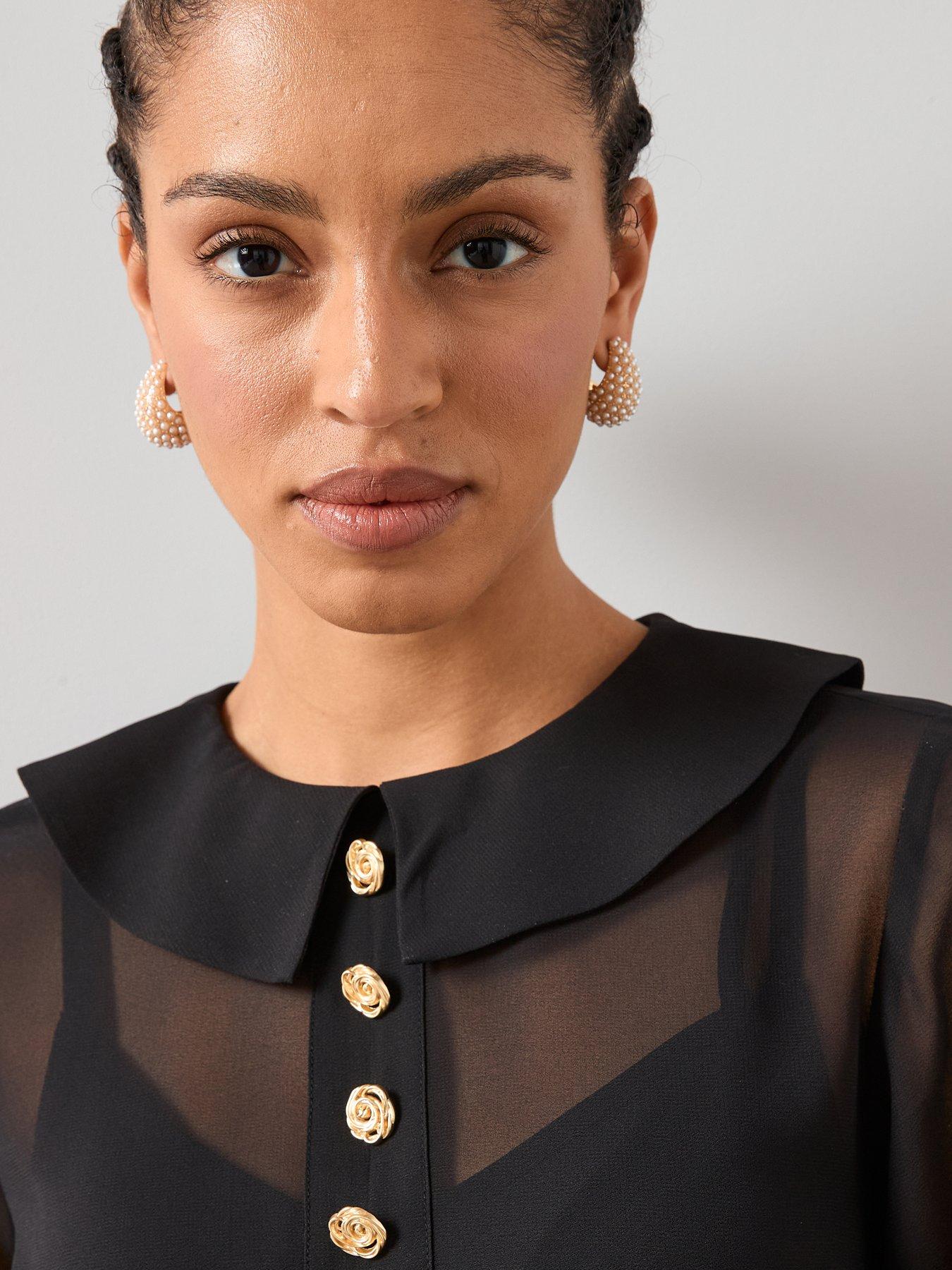 the-very-collection-rose-button-collar-mini-shift-dress-blackoutfit