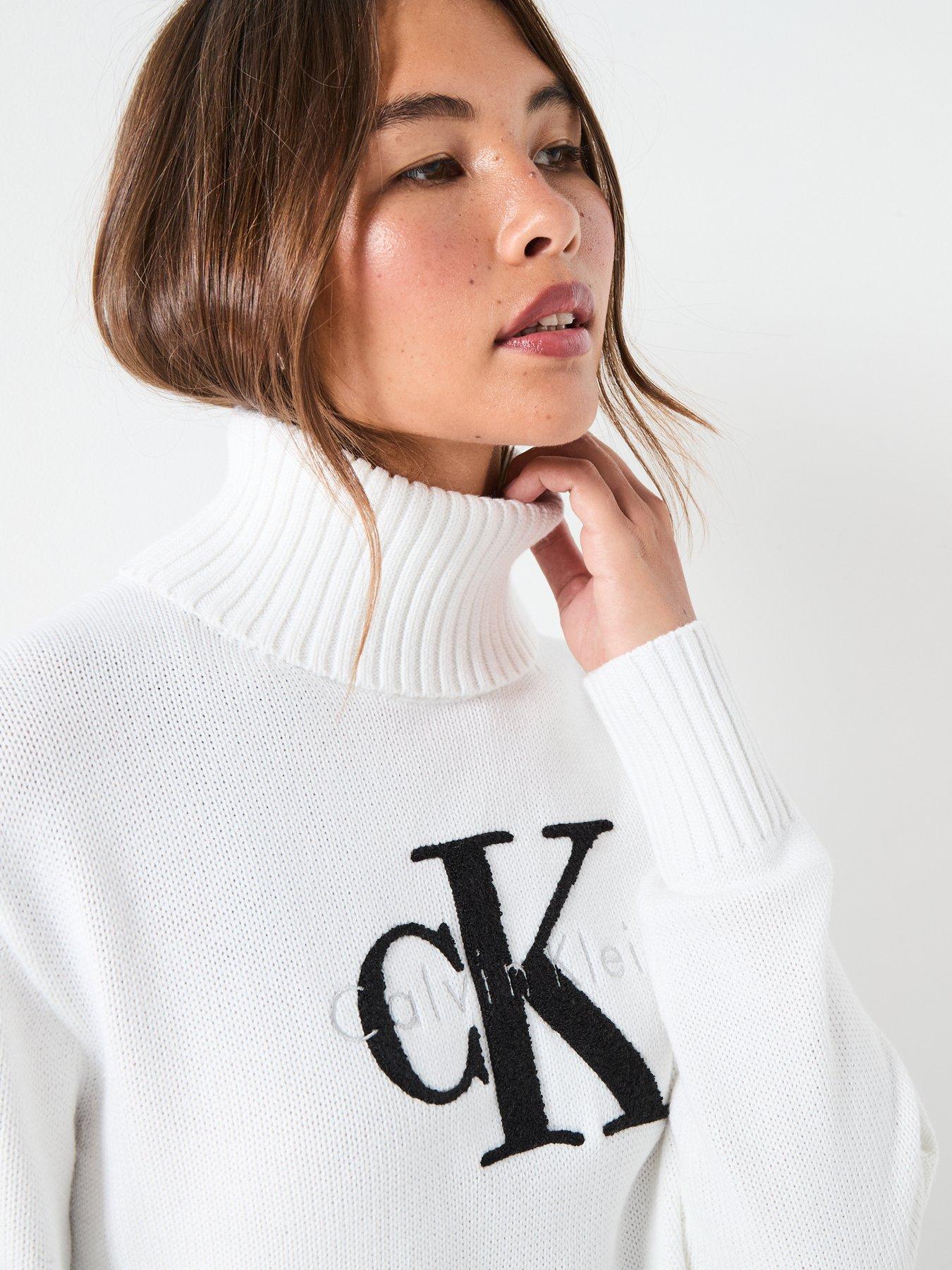 calvin-klein-jeans-monologo-sweater-whiteoutfit