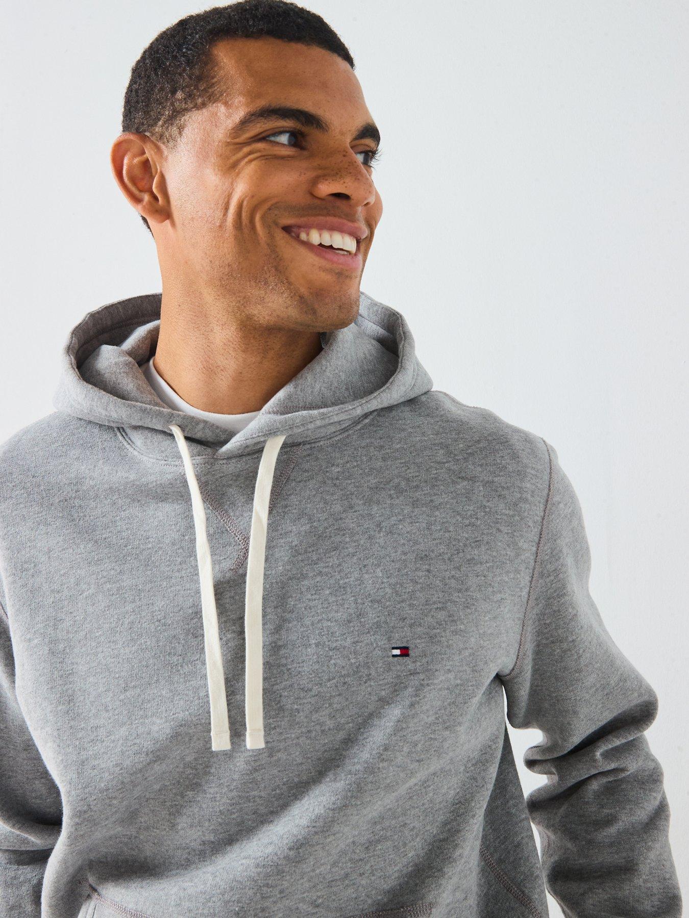 tommy-hilfiger-essential-fleece-hoodie-greyoutfit