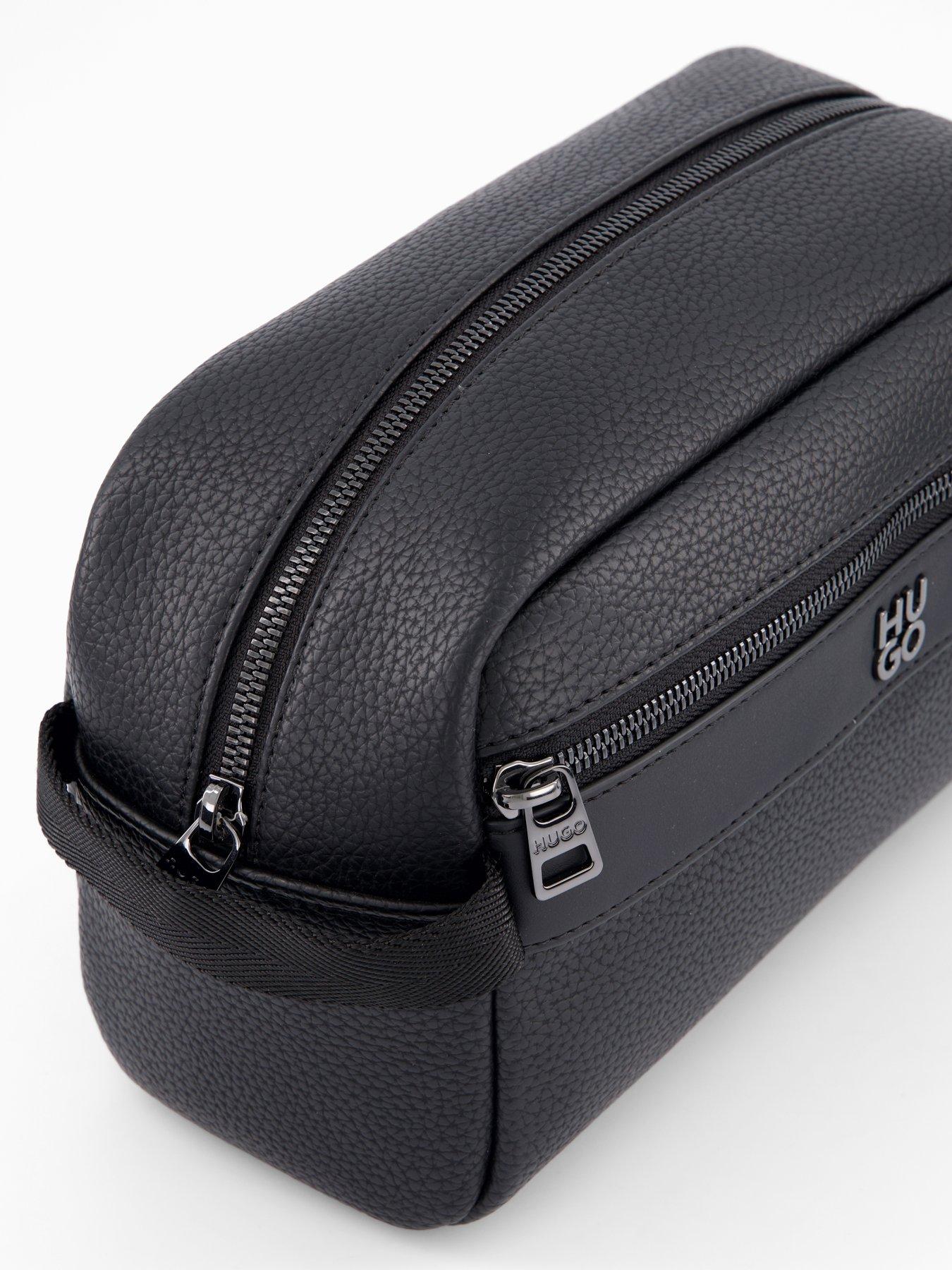 hugo-quantic-washbag-bag-blackoutfit