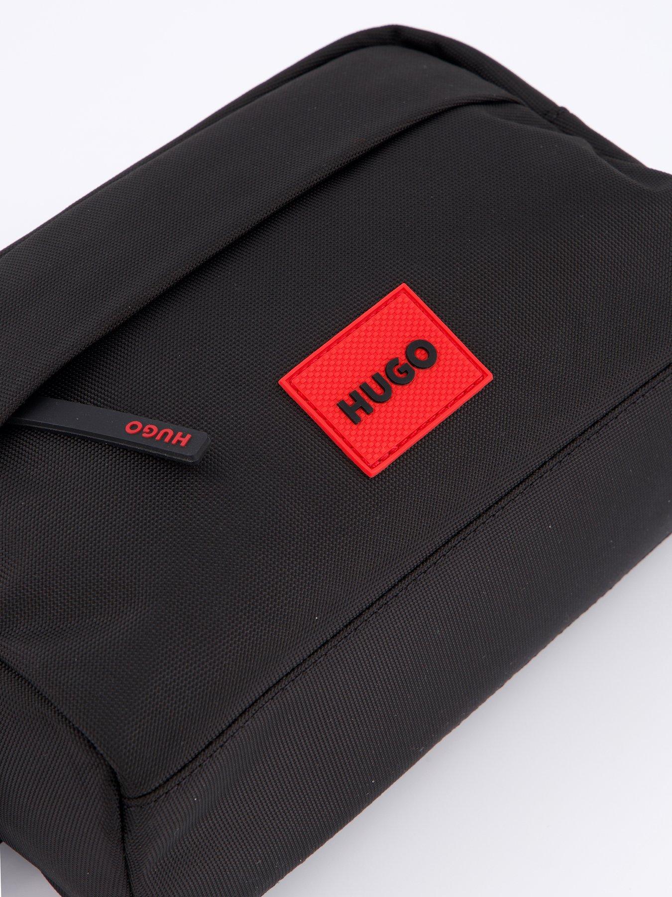 hugo-hugo-ethon-30-washbag-bag-blackoutfit