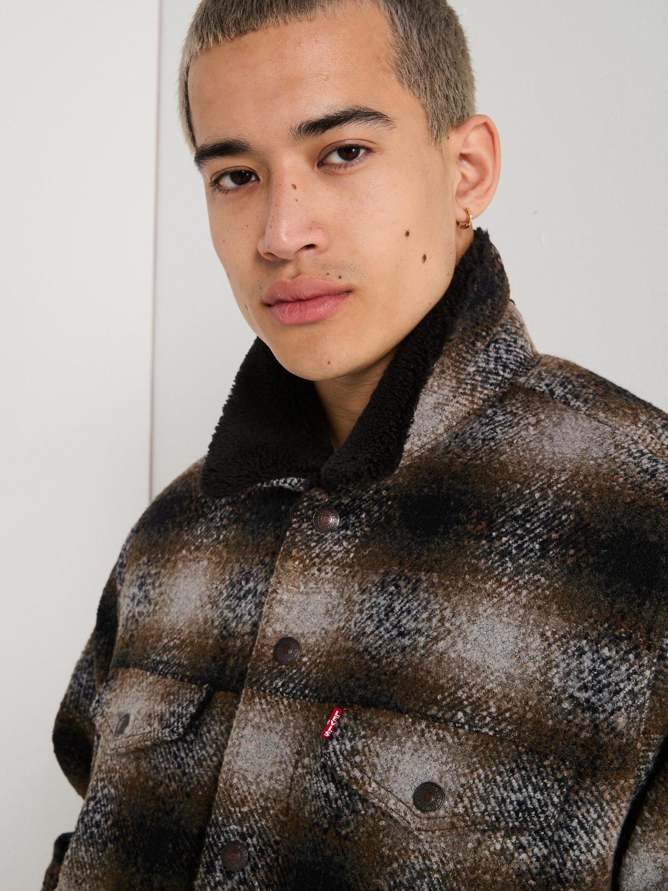 levis-relaxed-fit-trucker-jacket-brownoutfit