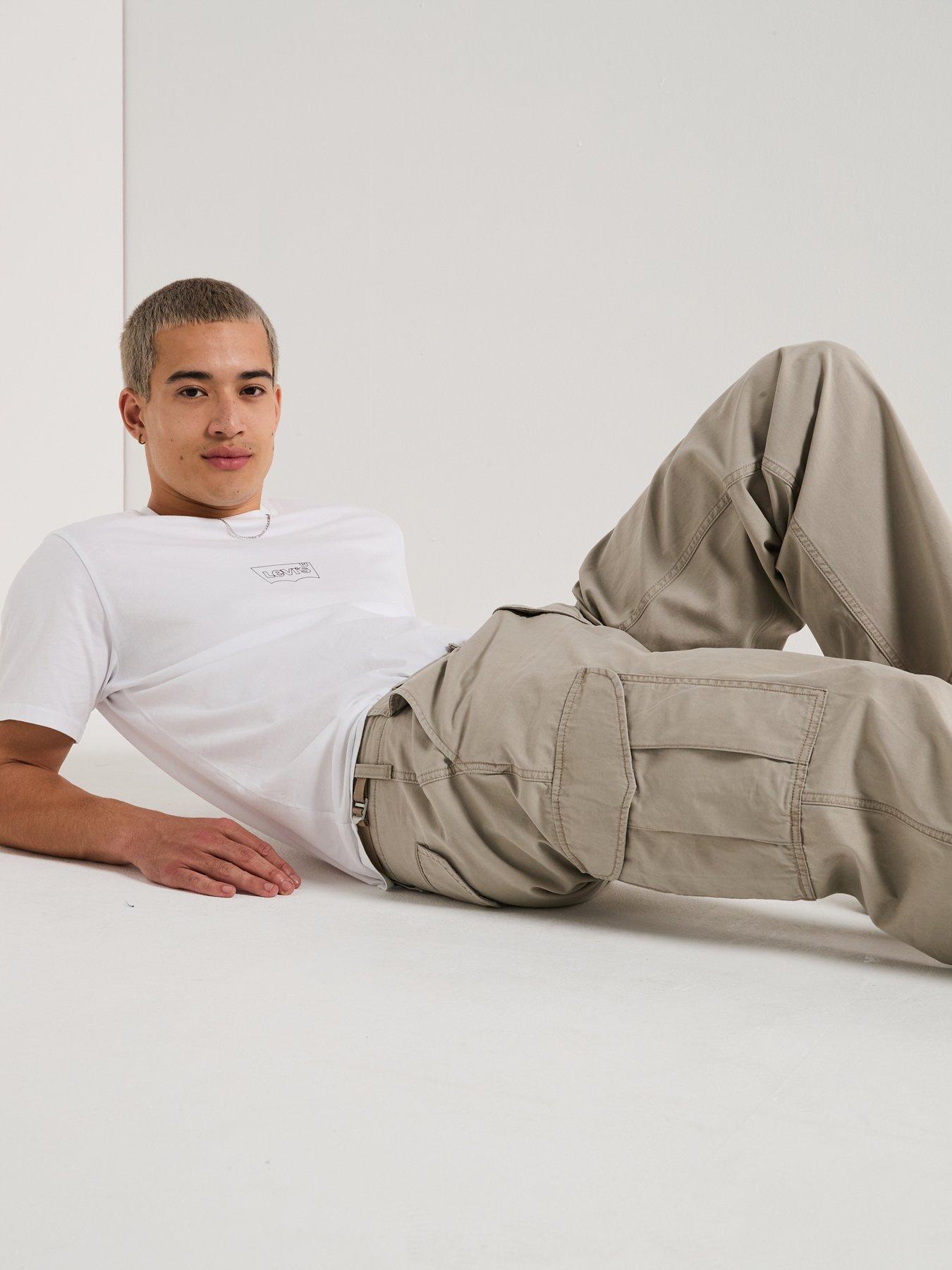 levis-levis-baggy-fit-cargo-trousers-beigeoutfit