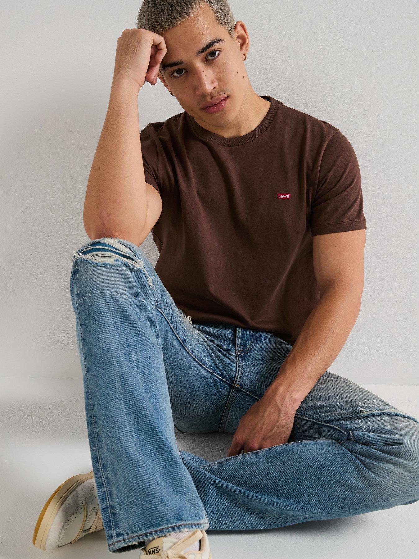 levis-original-hallmark-logo-short-sleeve-t-shirt--brownoutfit